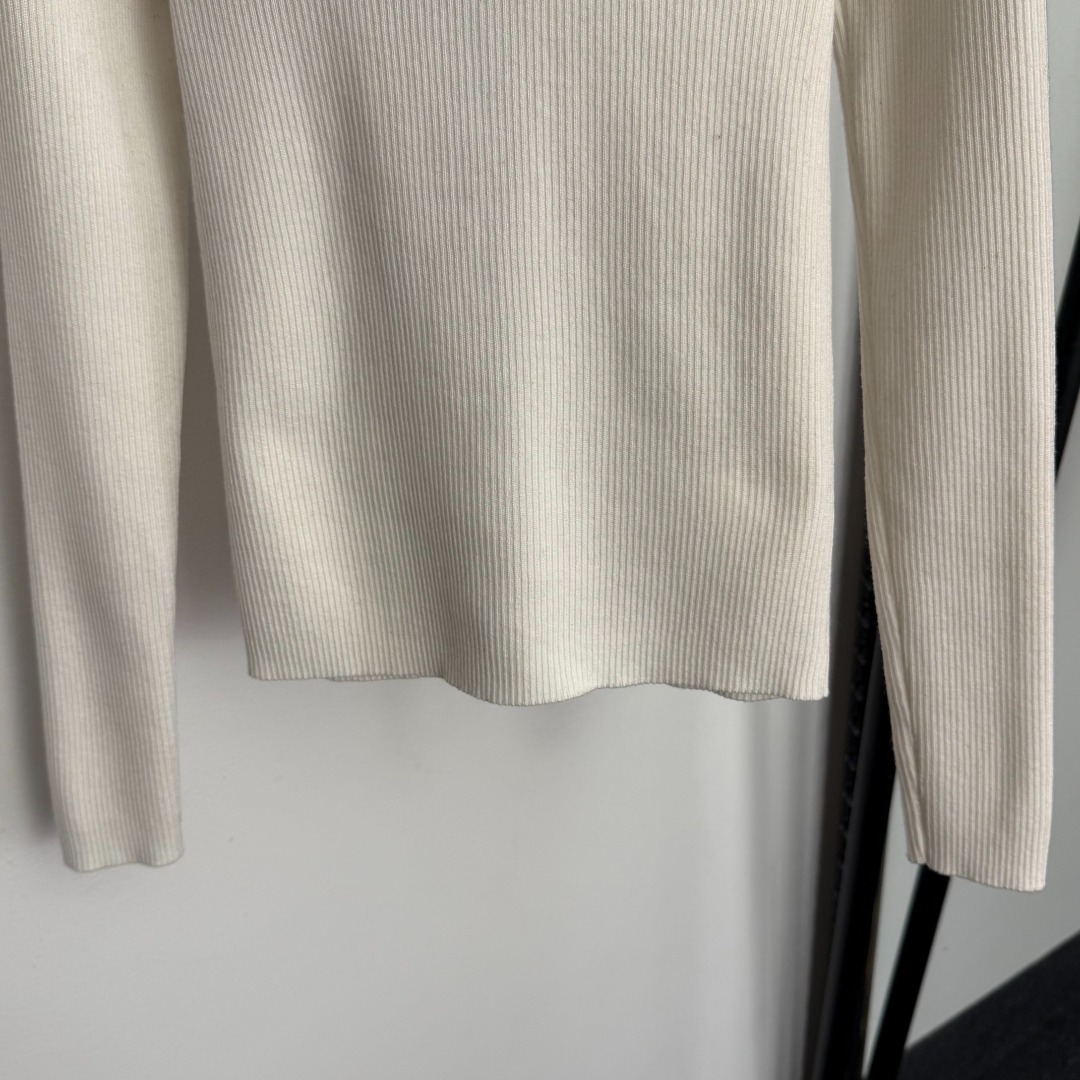 S 3D flower V-neck long sleeved knitted cardigan