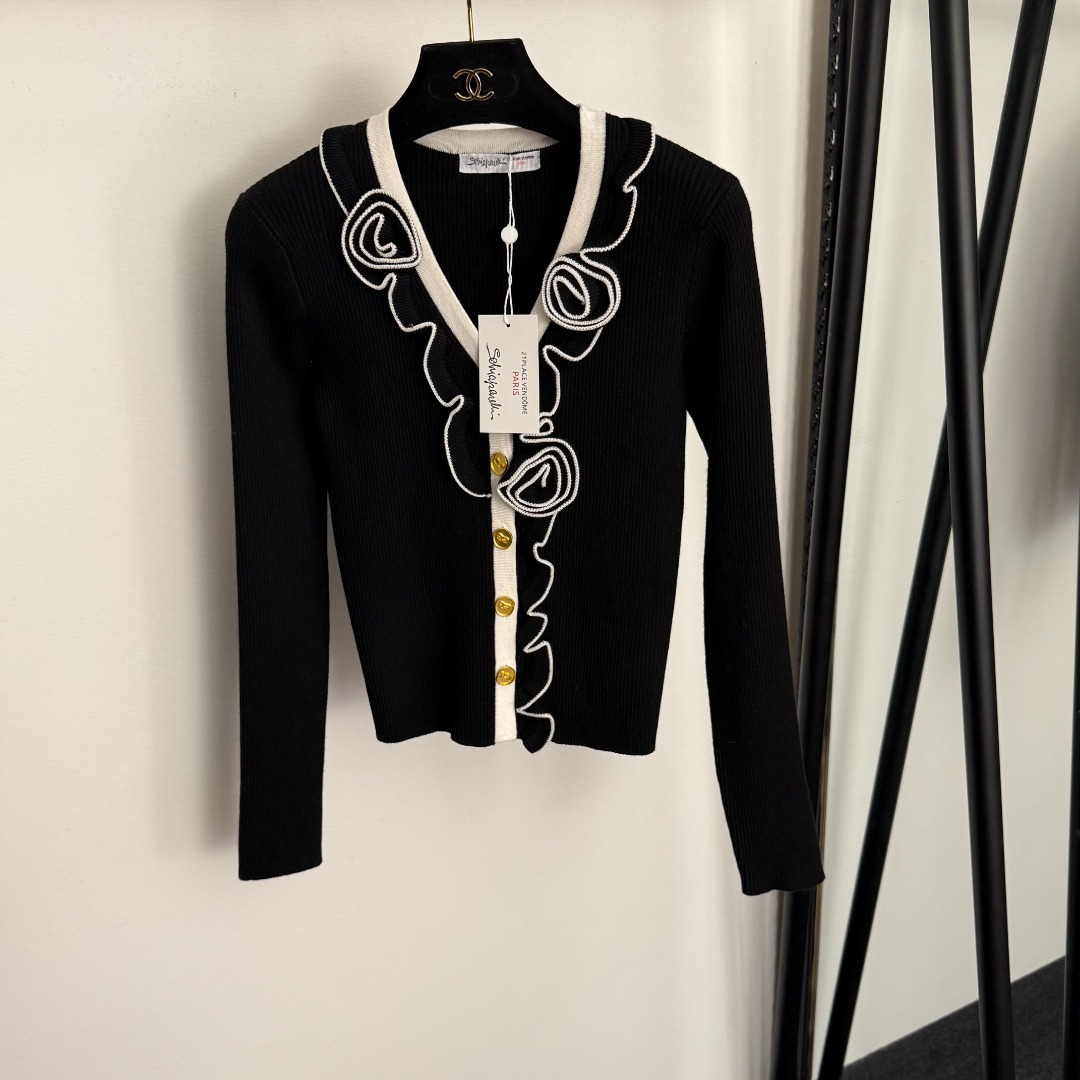 S 3D flower V-neck long sleeved knitted cardigan