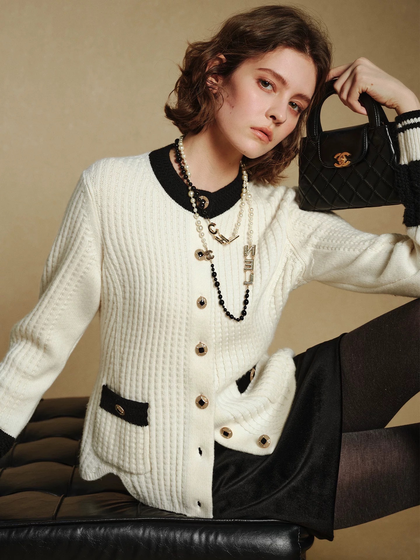 C Fashion casual contrasting color round neck long sleeved cardigan