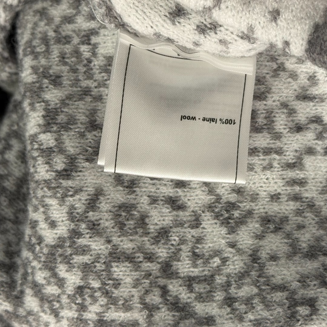 C Gradient long sleeved wool knitted cardigan