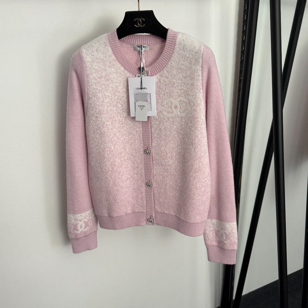 C Gradient long sleeved wool knitted cardigan