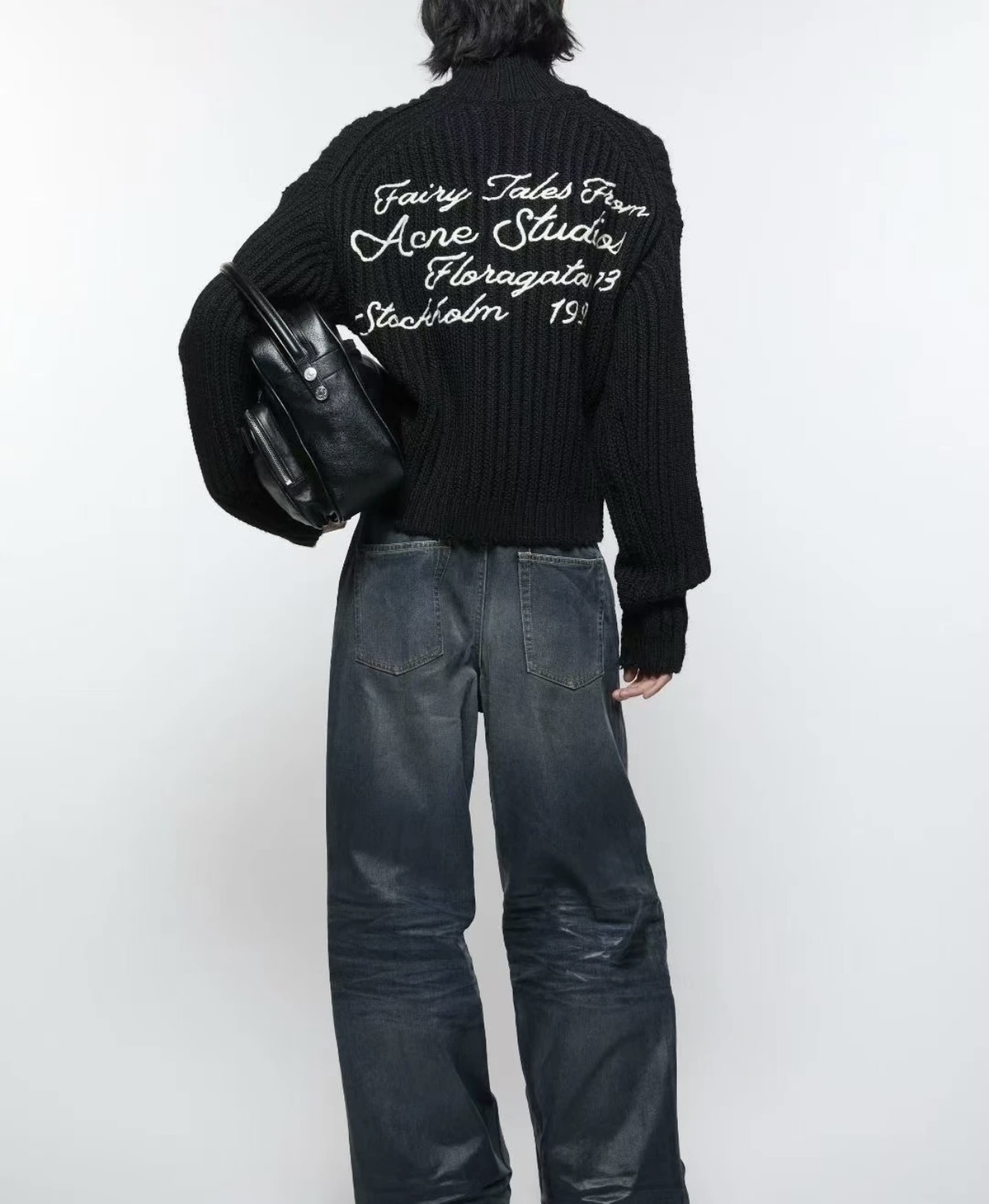 A fashionable casual letter embroidered zipper jacket