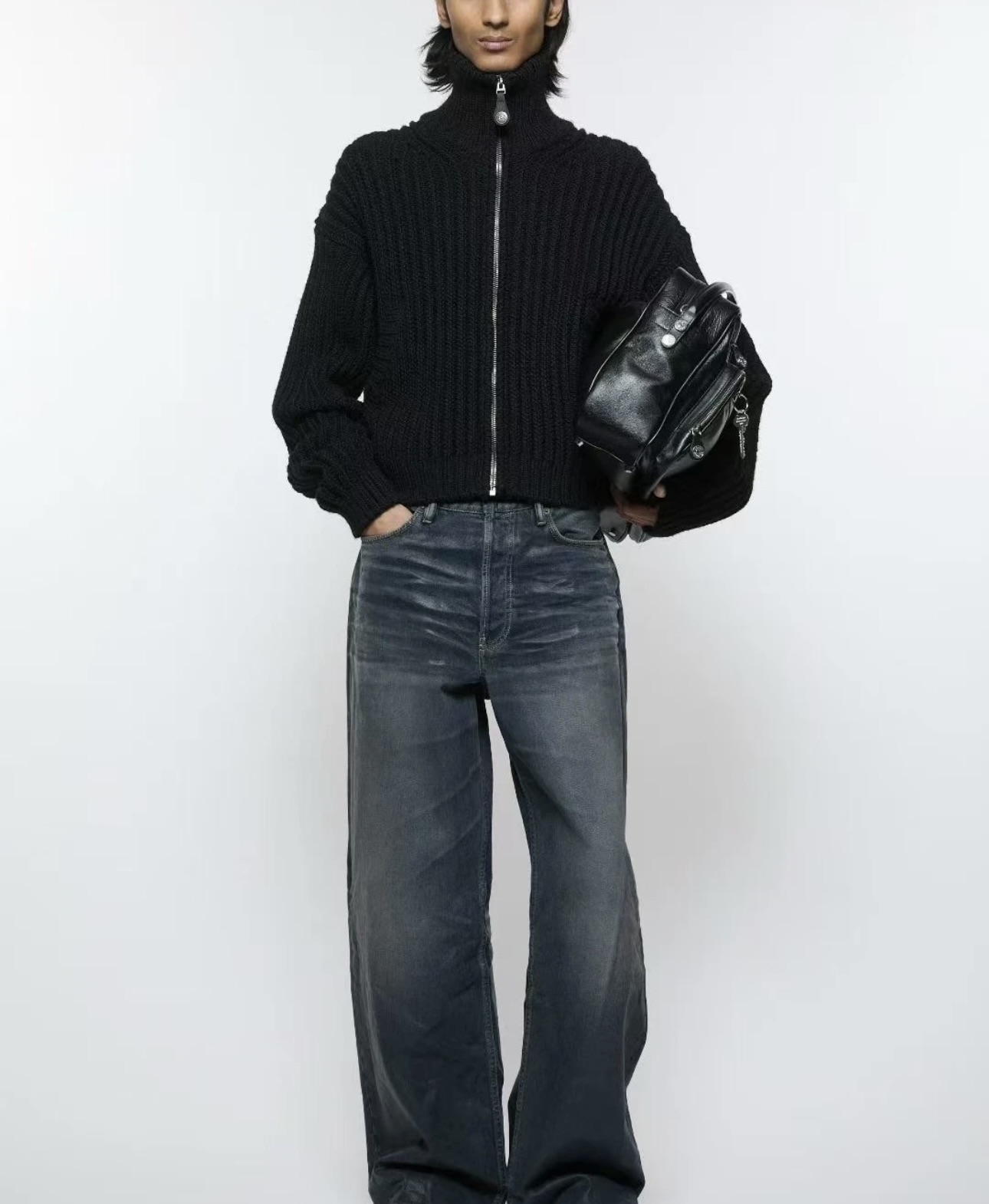 A fashionable casual letter embroidered zipper jacket