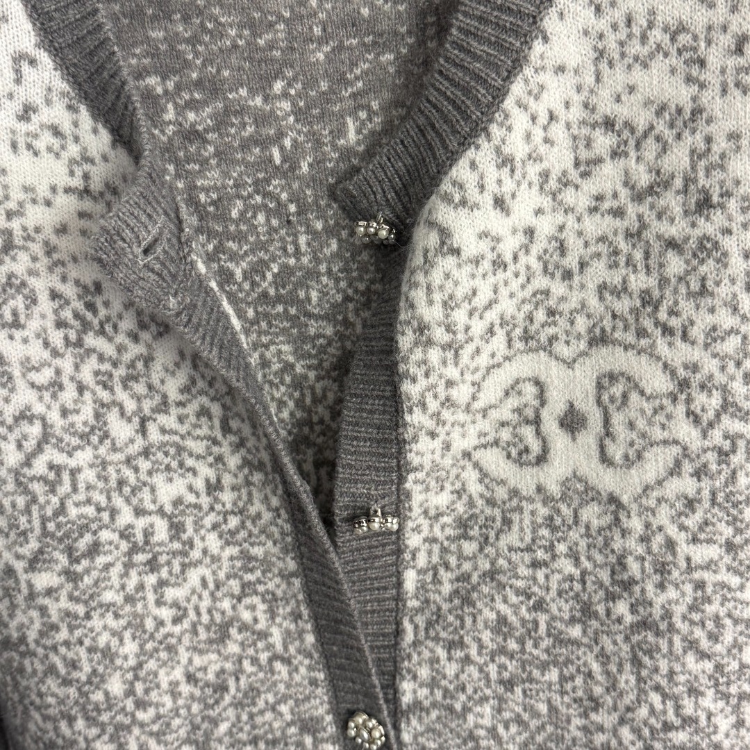 C Gradient long sleeved wool knitted cardigan