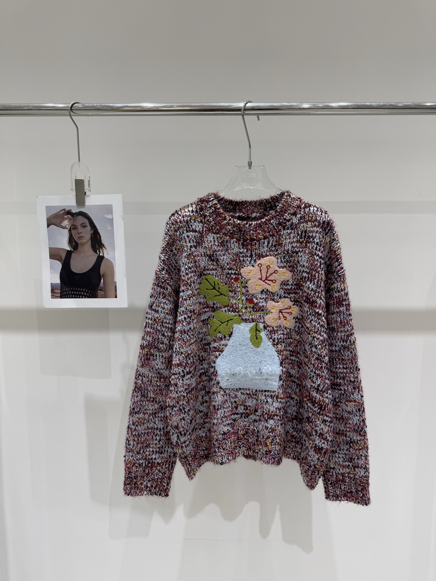 F Fashion casual flower embroidery round neck long sleeved shirt