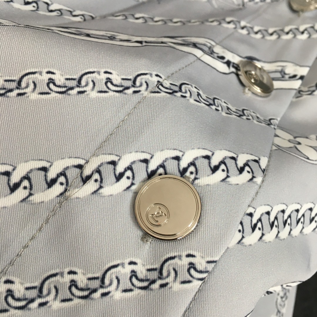 L 2 set Printed long sleeved shirt+side slit pleated skirt