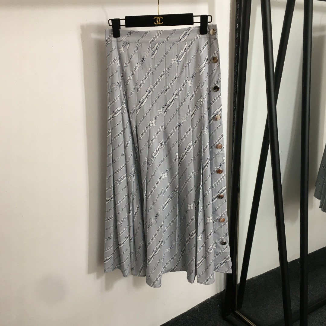 L 2 set Printed long sleeved shirt+side slit pleated skirt