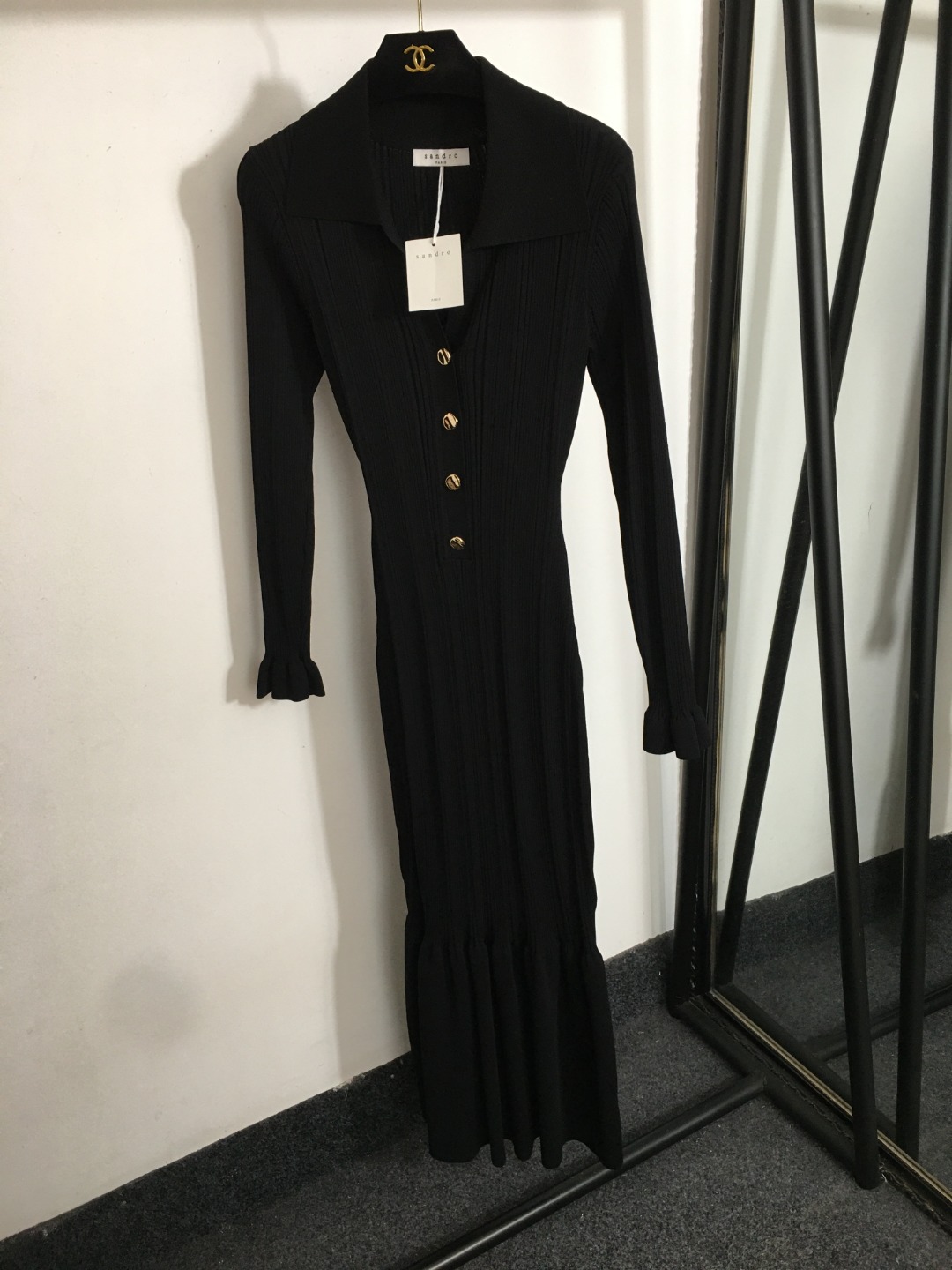 S V-neck waist-cinching knit long-sleeved dress