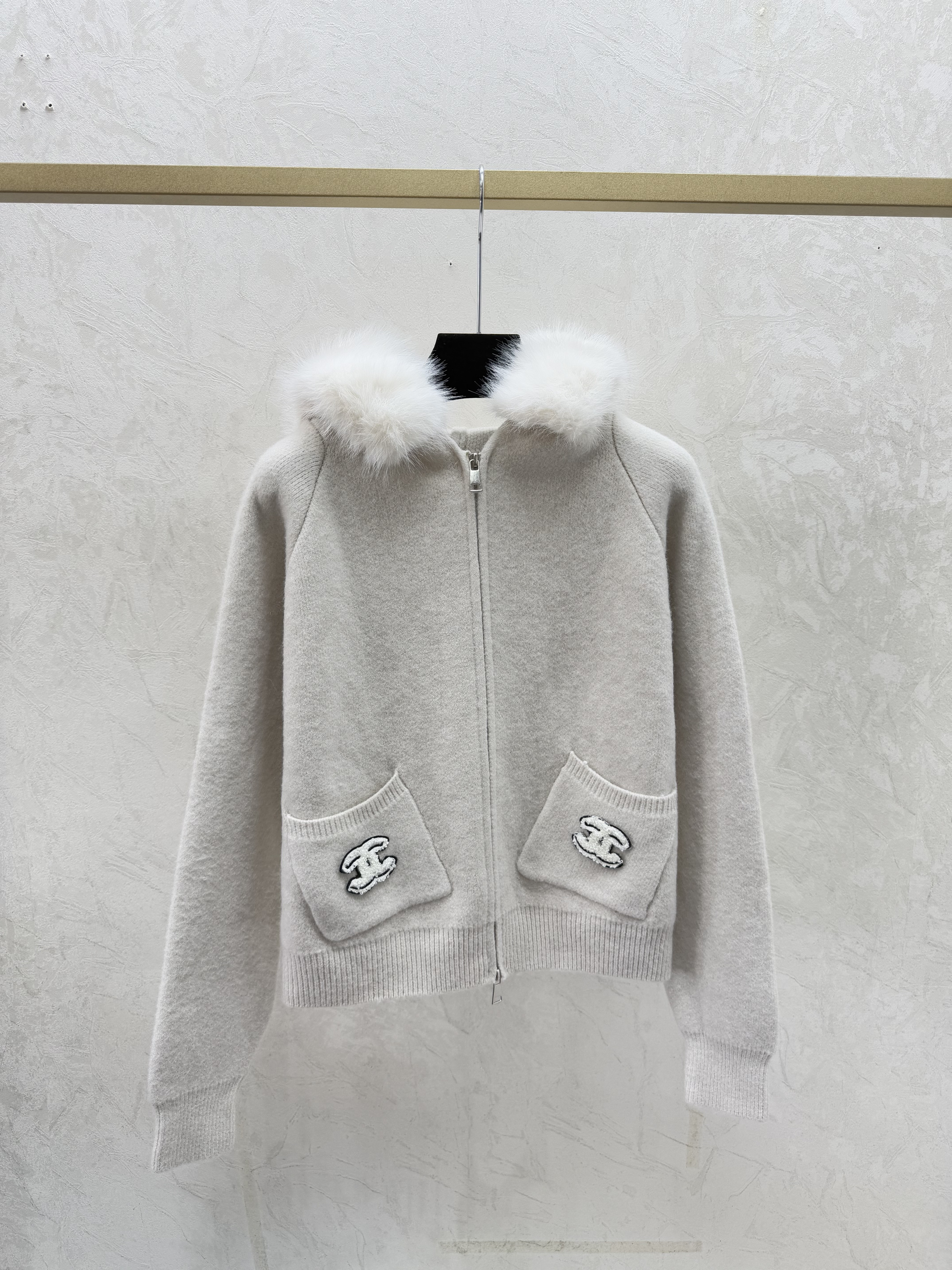 C fashion high-end women's furry hooded zipper long sleeved jacket