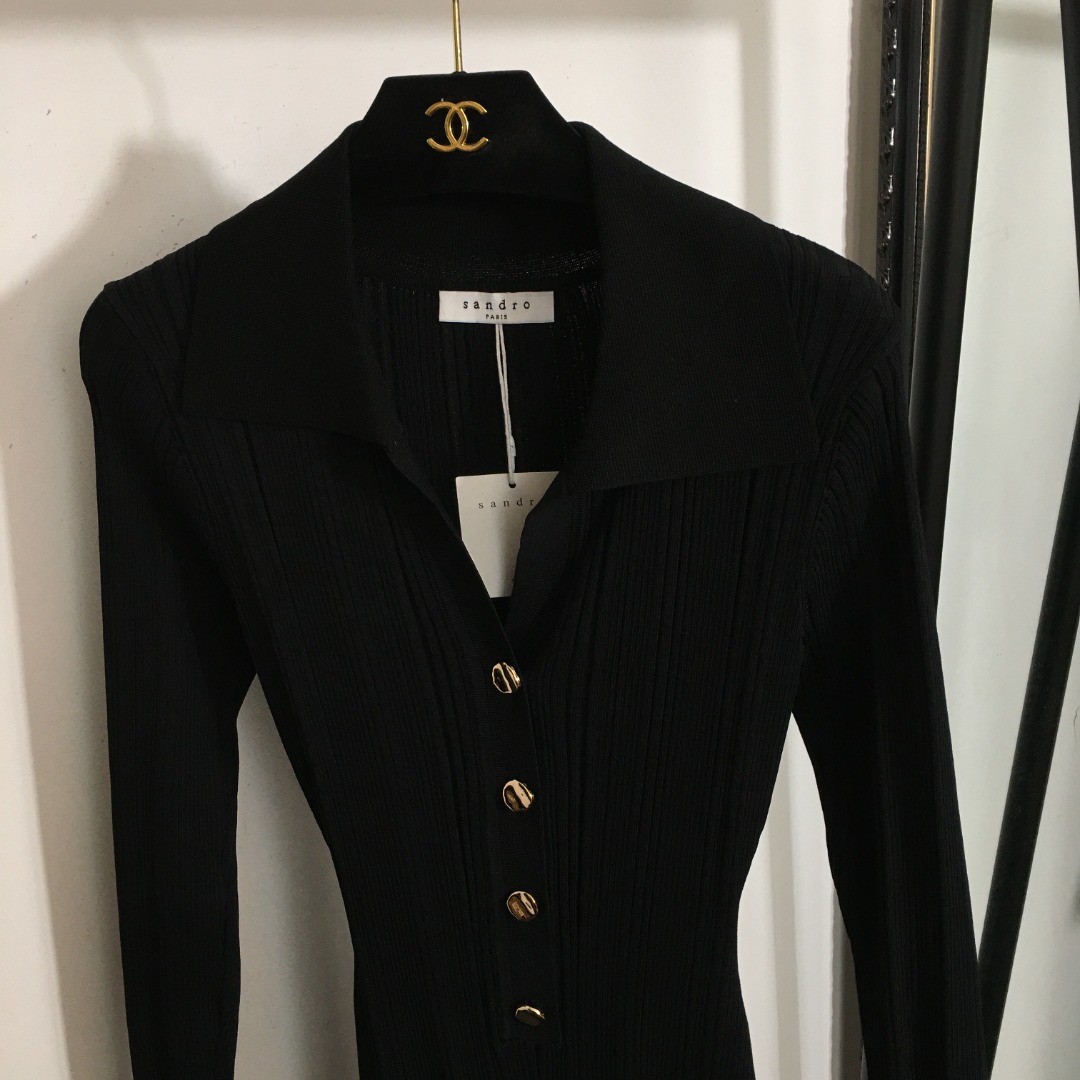 S V-neck waist-cinching knit long-sleeved dress