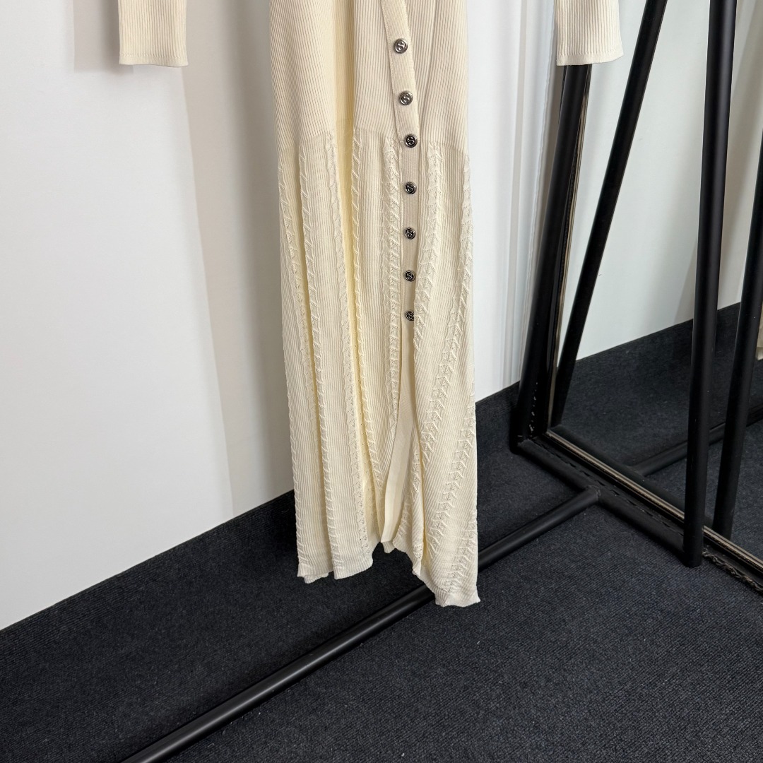 S Knitted long sleeved dress