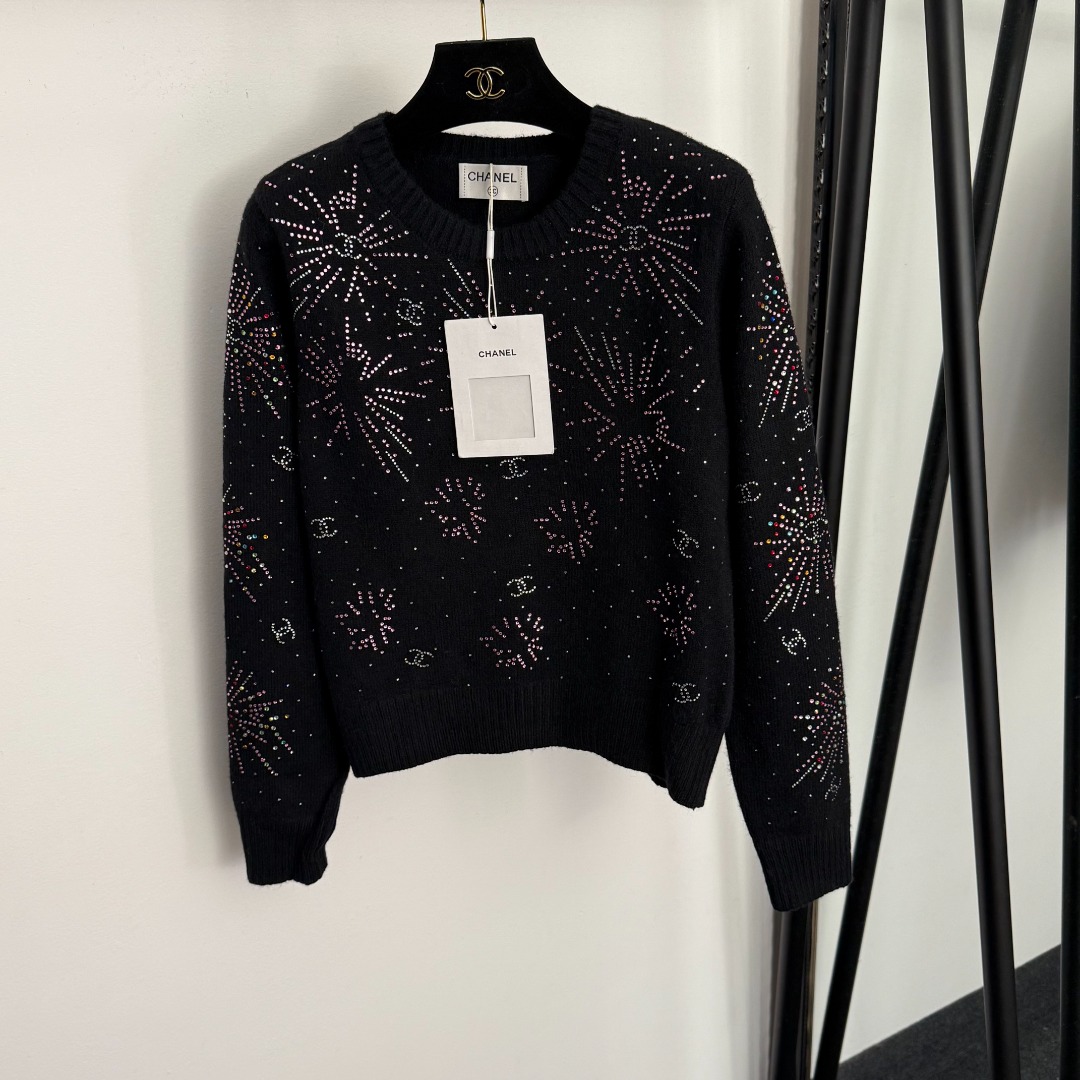 C long-sleeved knitwear