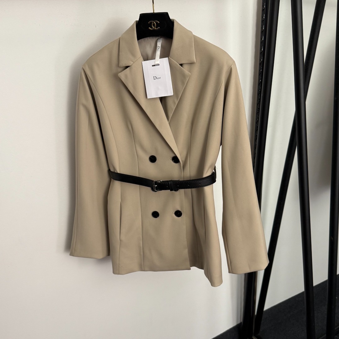 D Suit jacket with belt