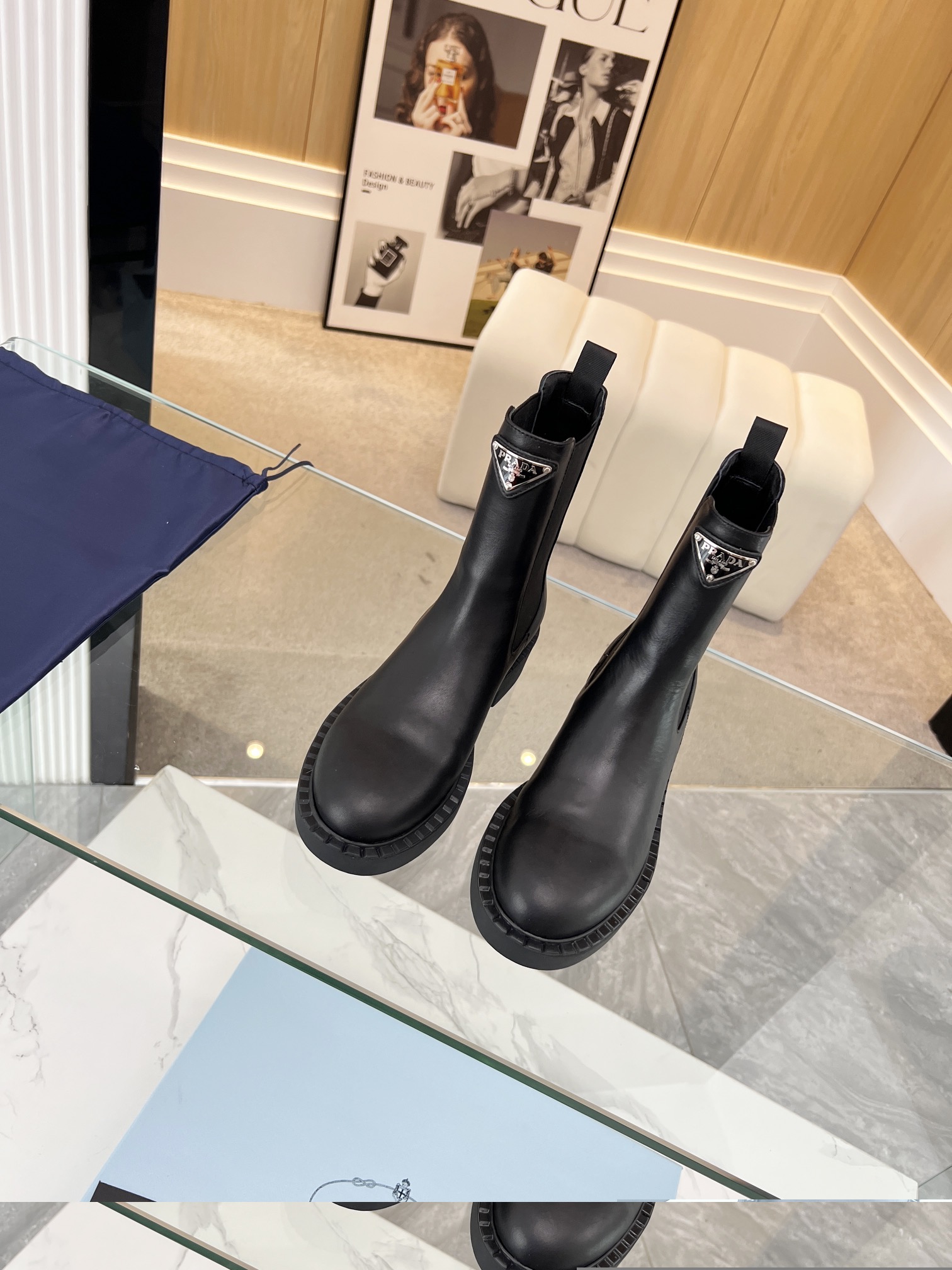 P design Boots Matte color