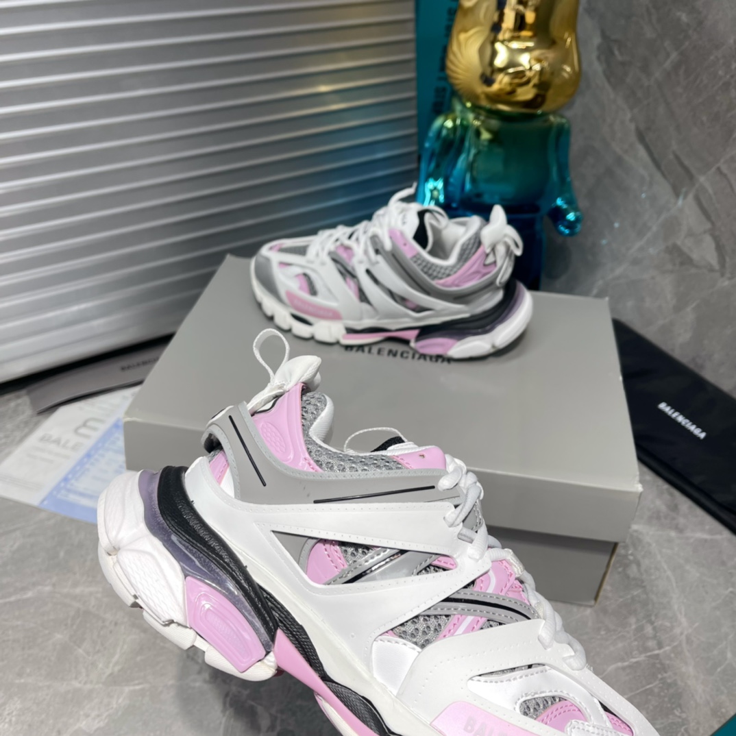 B Design Track 3.0 Sneakers top quality