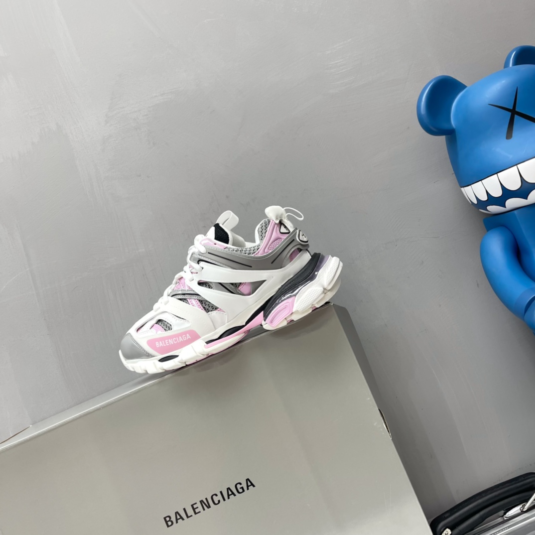 B Design Track 3.0 Sneakers top quality