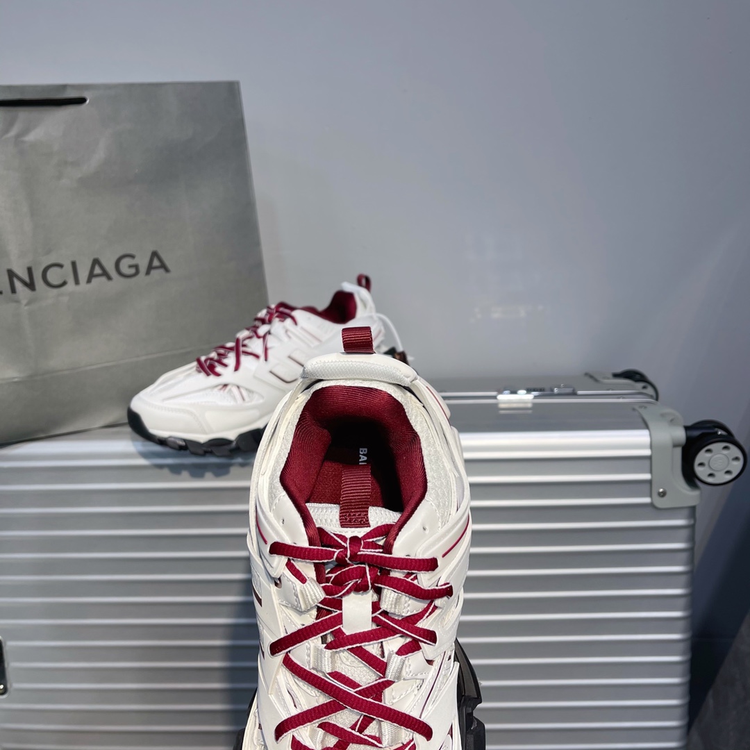 B Design Track 3.0 Sneakers top quality