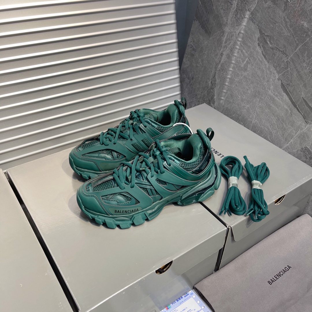 B Design Track 3.0 Sneakers top quality