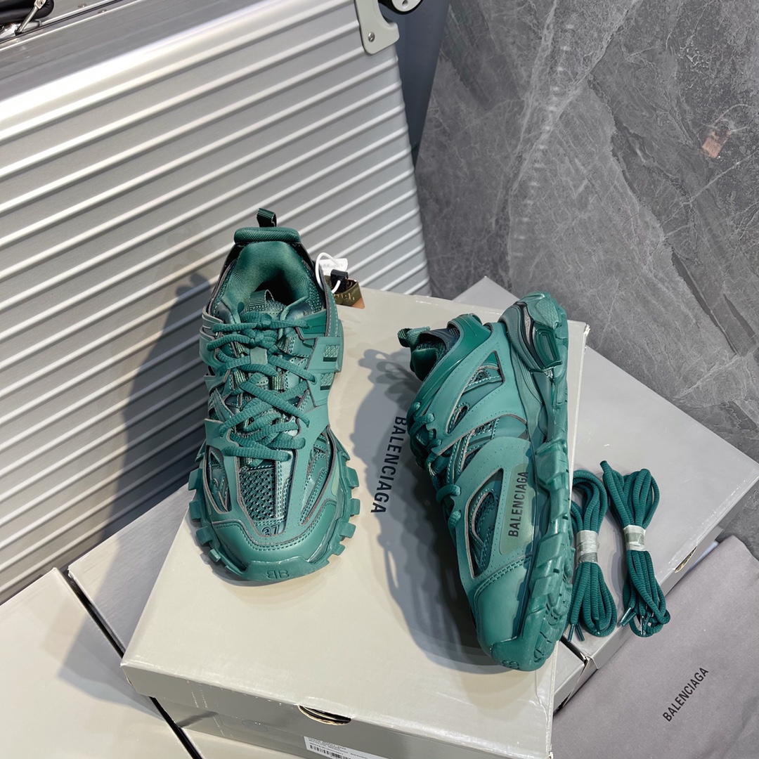 B Design Track 3.0 Sneakers top quality