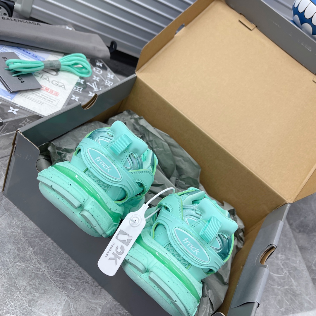 B Design Track 3.0 Sneakers top quality