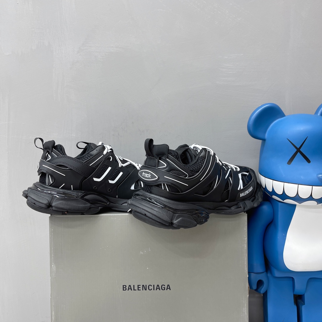 B Design Track 3.0 Sneakers top quality