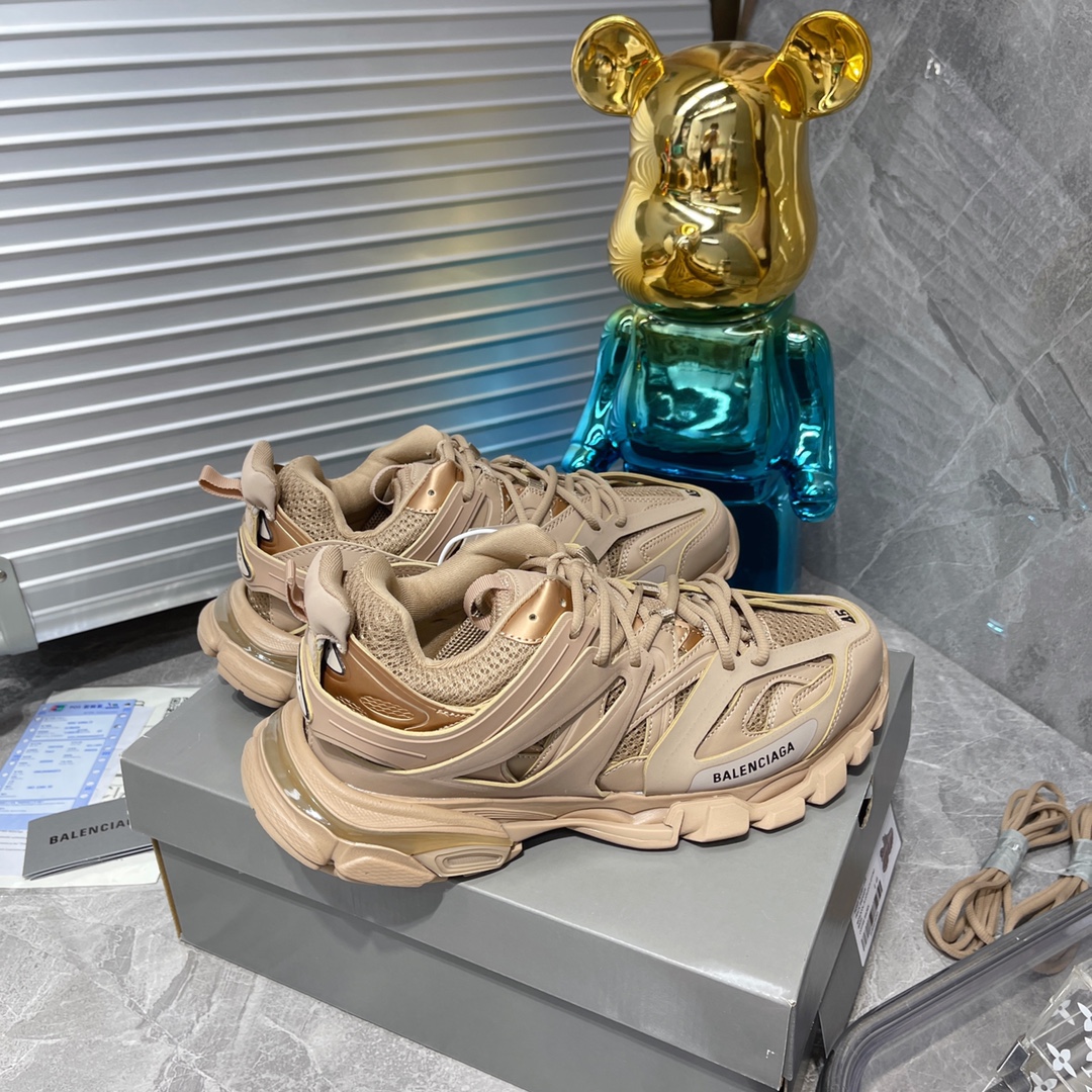 B Design Track 3.0 Sneakers top quality