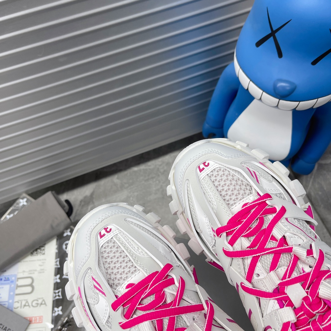 B Design Track 3.0 Sneakers top quality