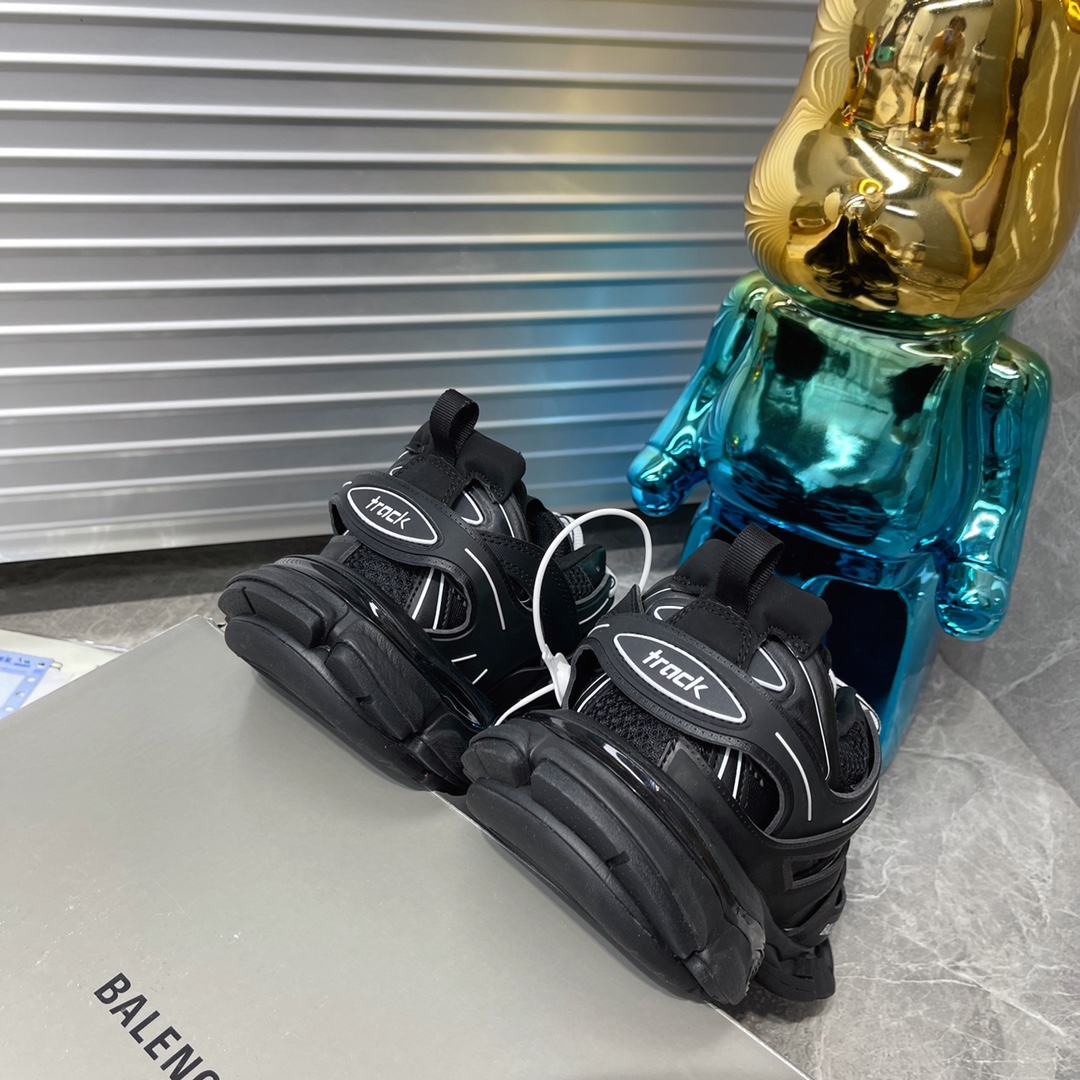 B Design Track 3.0 Sneakers top quality