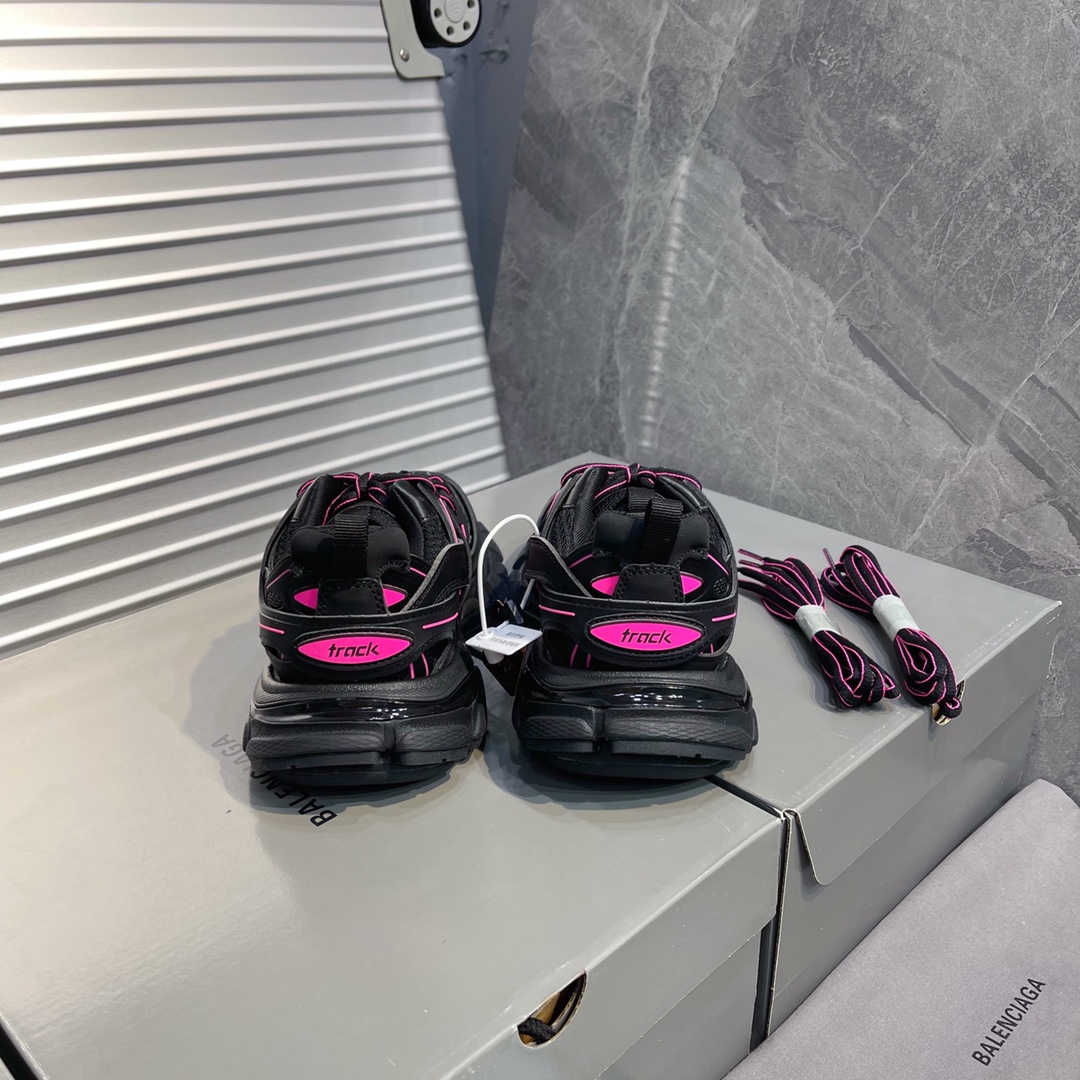 B Design Track 3.0 Sneakers top quality