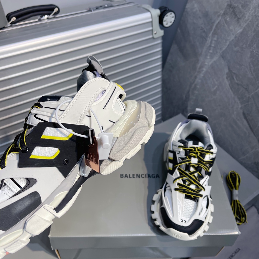 B Design Track 3.0 Sneakers top quality