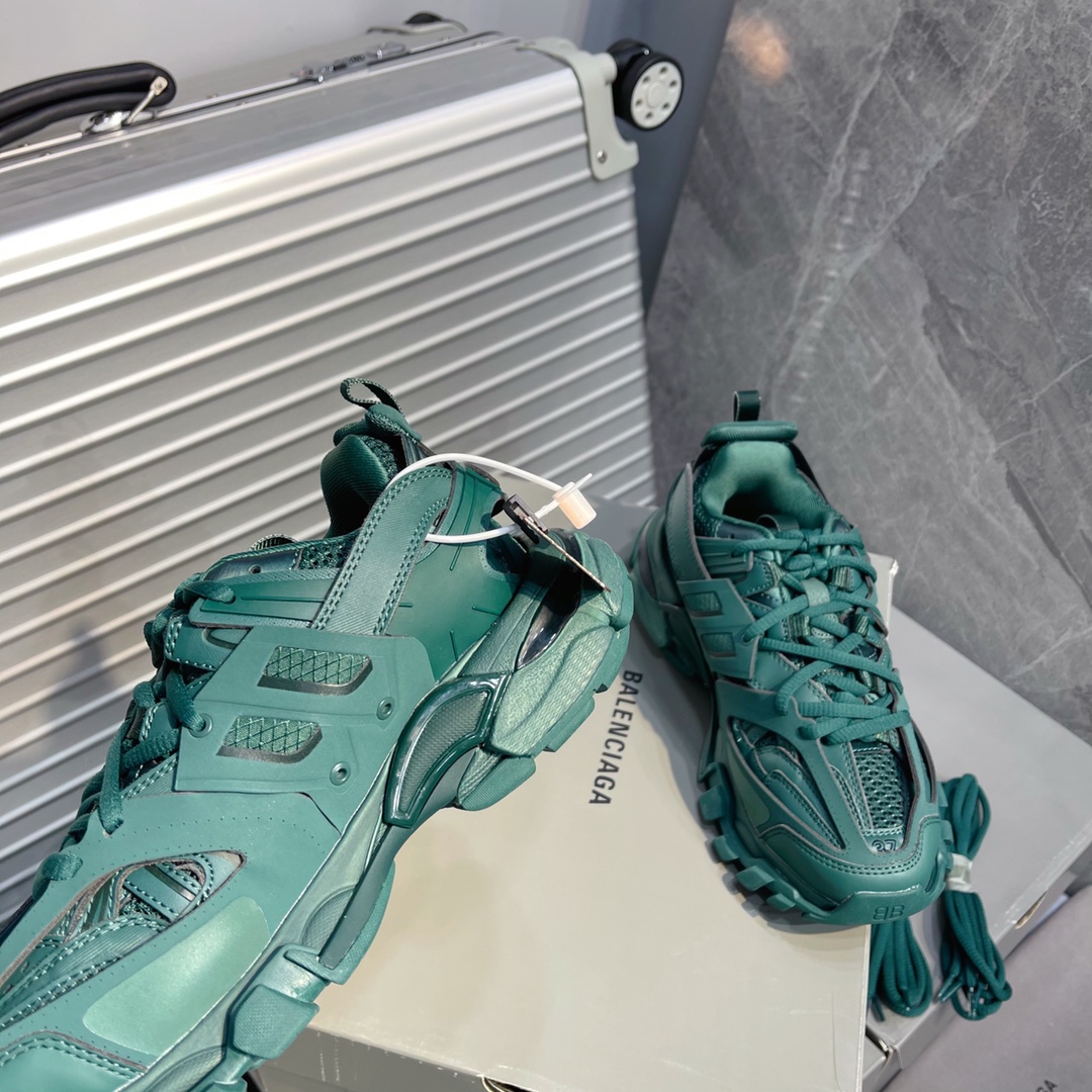 B Design Track 3.0 Sneakers top quality