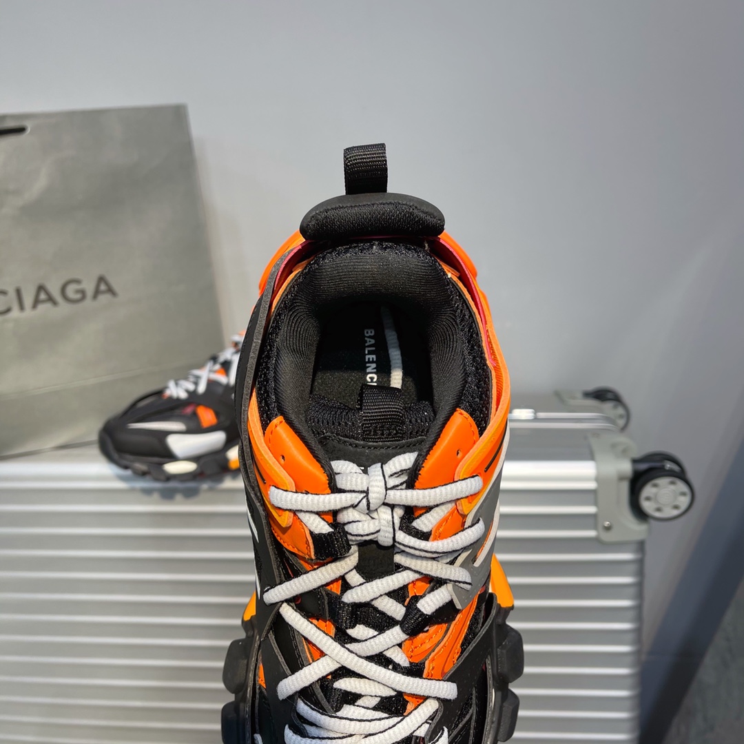 B Design Track 3.0 Sneakers top quality