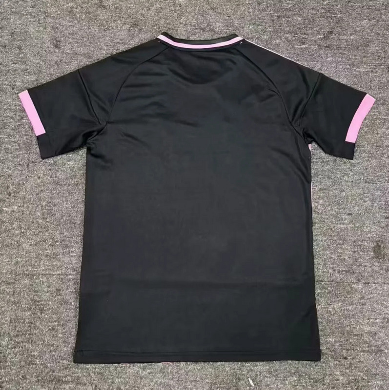 25-26 Real Madrid black and pink special jersey