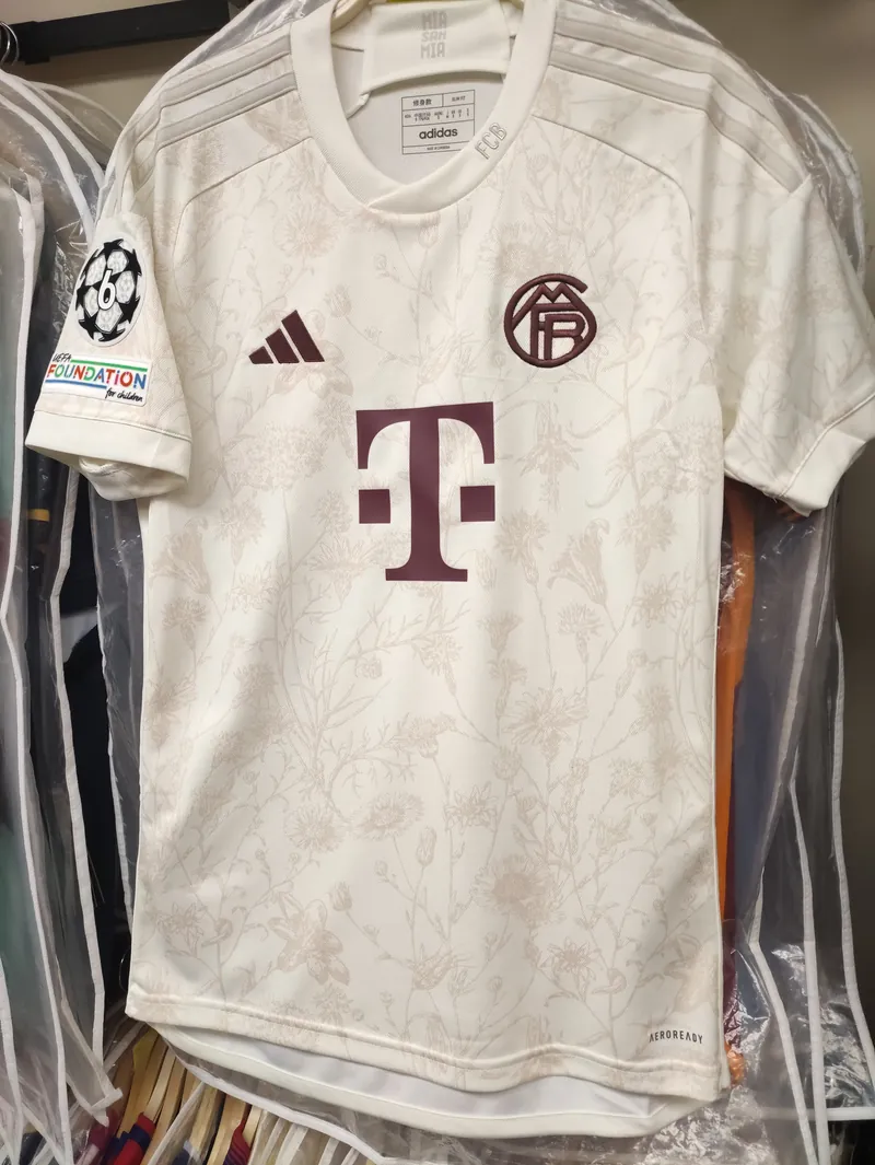 23-24 season Bayern Munich second away Kane jersey