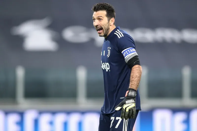 20-21 Juventus away Cristiano Ronaldo jersey