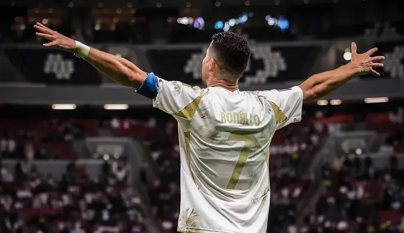 24-25 season Riyadh Victory home Cristiano Ronaldo jersey