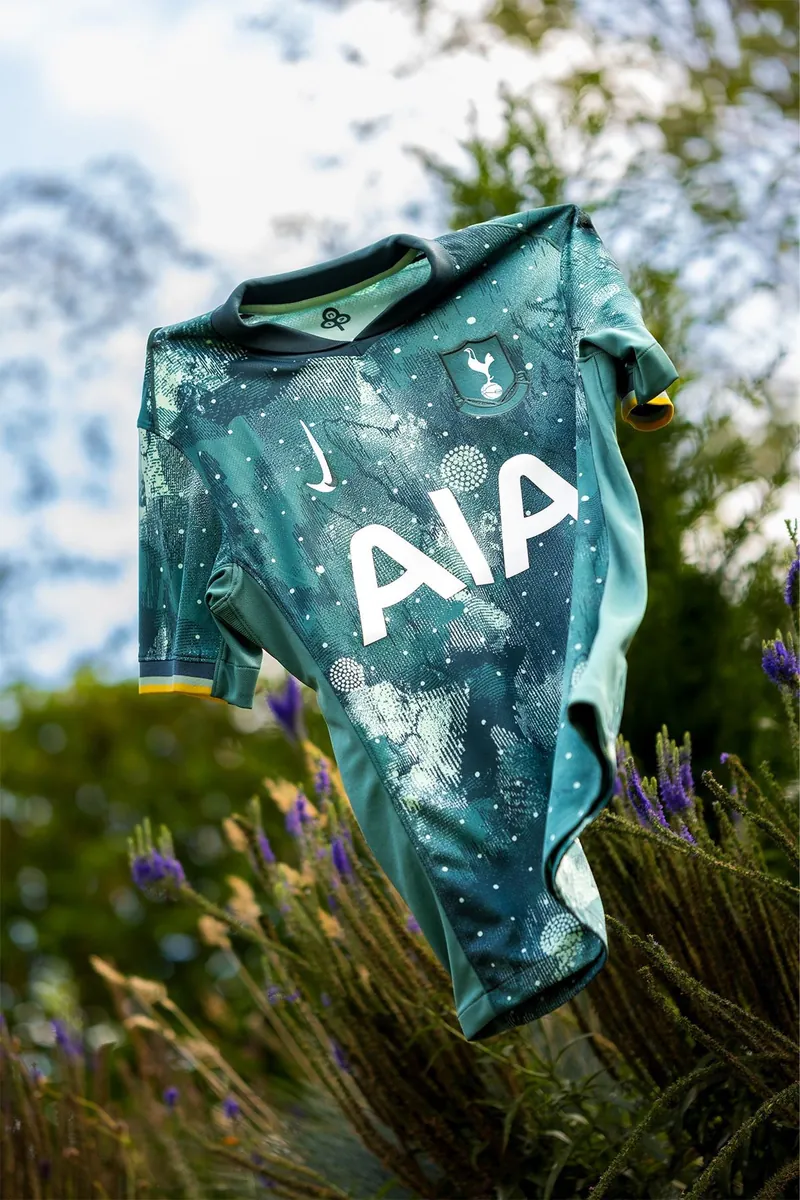 24-25 season Tottenham Hotspur second away game Son Heung-min jersey