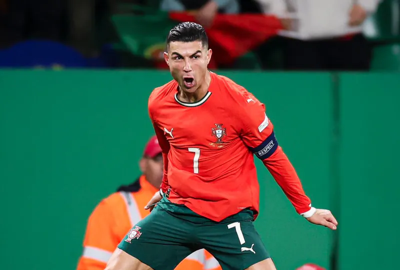 The 2025 Portugal national team Cristiano Ronaldo home fan version jersey features Ronaldo