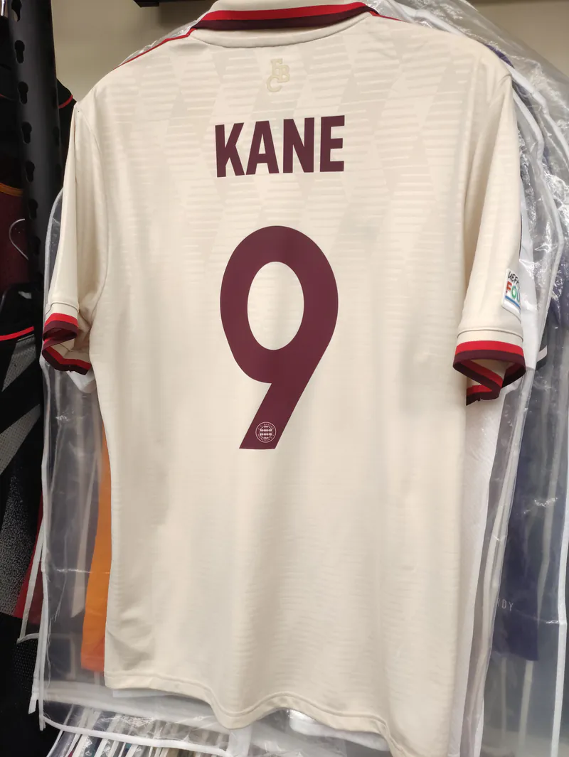 24-25 Bayern Munich second away Kane jersey