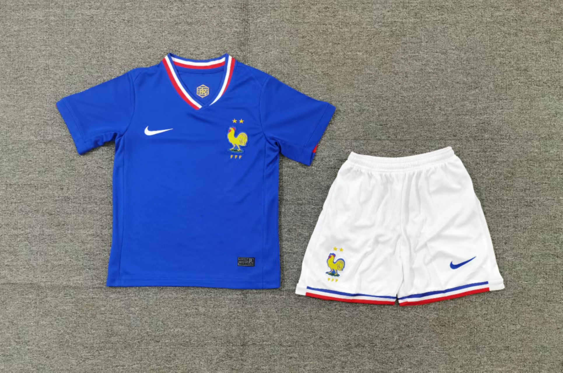 24-25法国主场儿童足球服套装