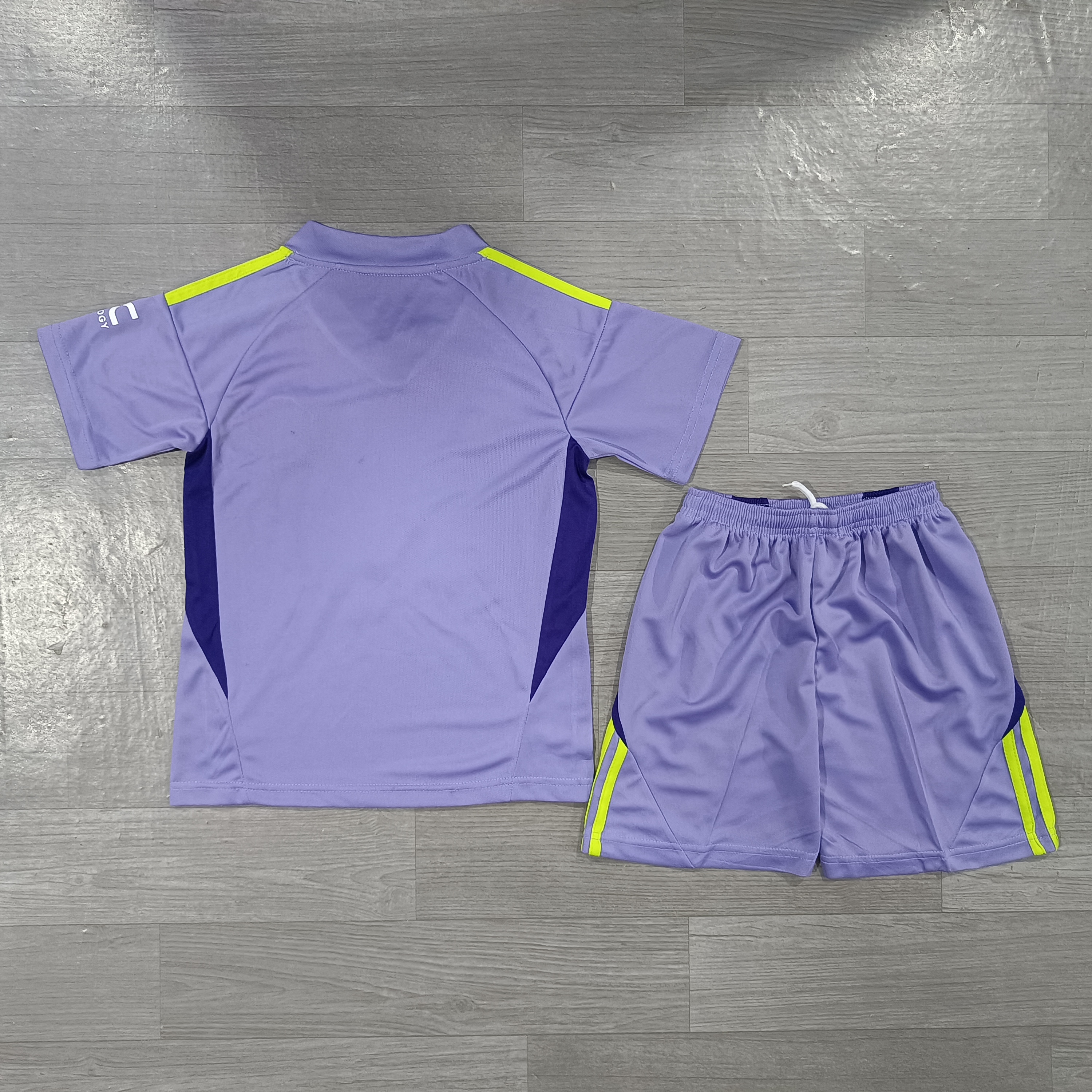 24-25 Manchester United purple Goalkeeper children's football uniform set