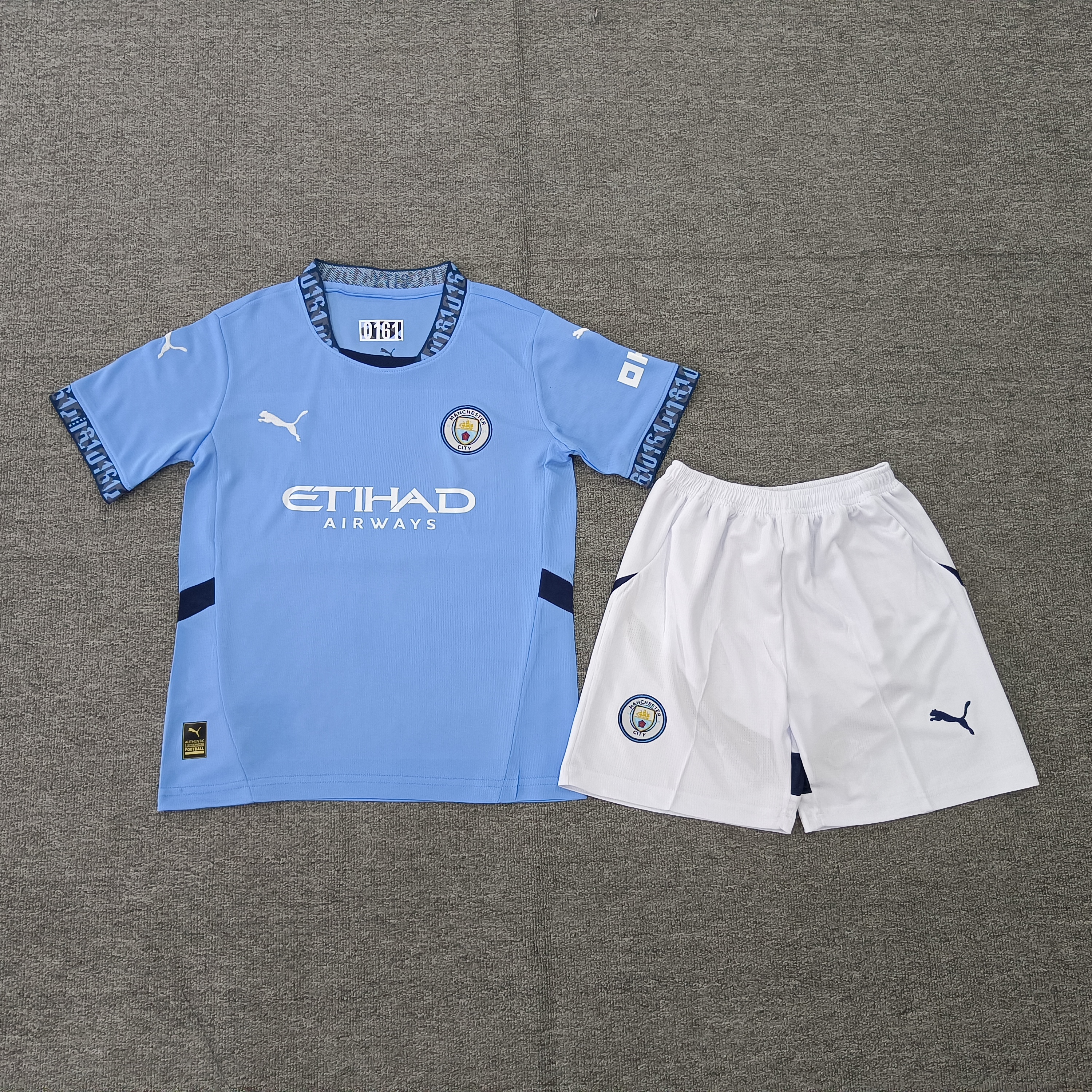 24-25 Manchester City home children's football uniform set
