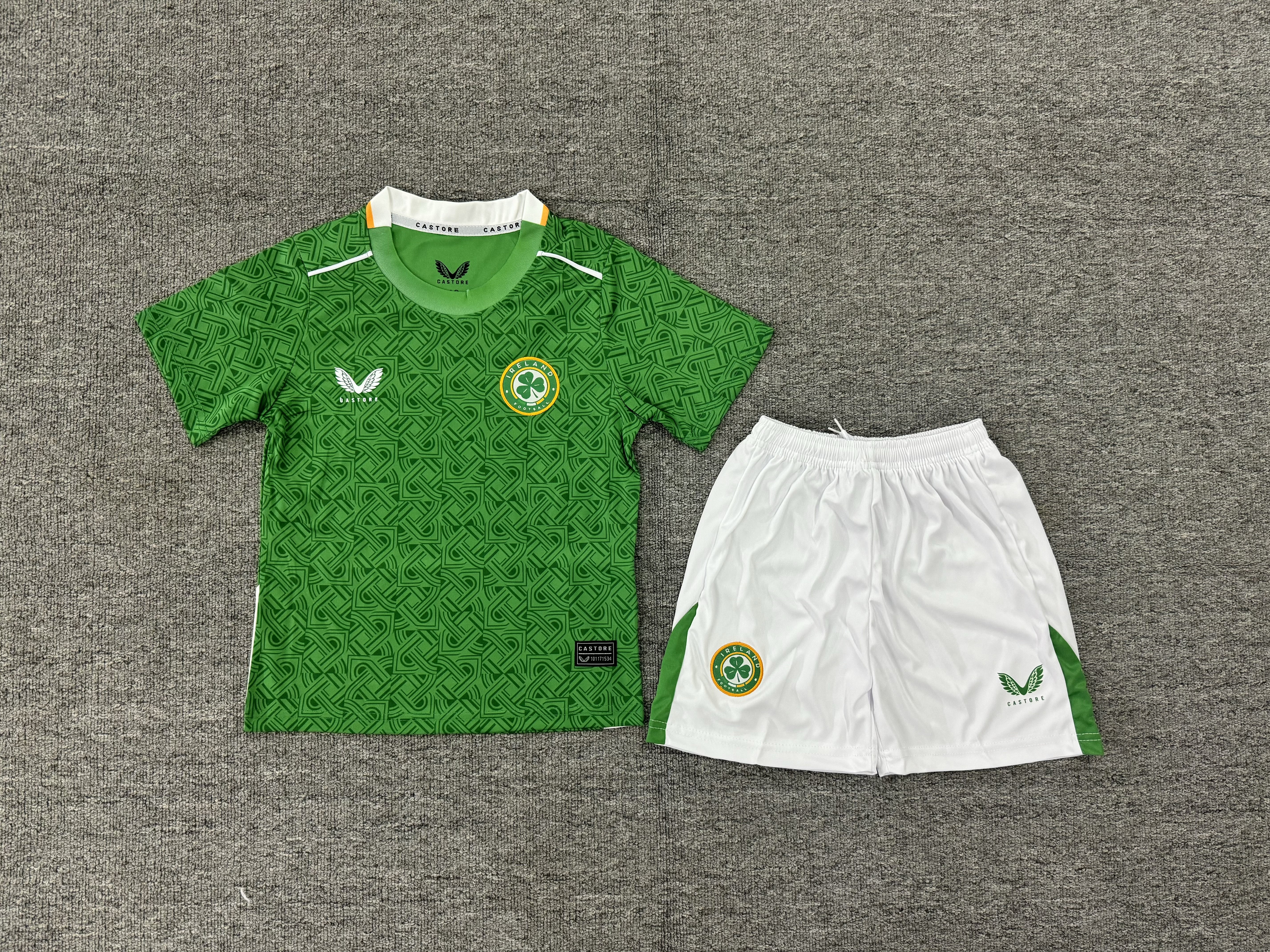 24-25 Ireland home children's football uniform set