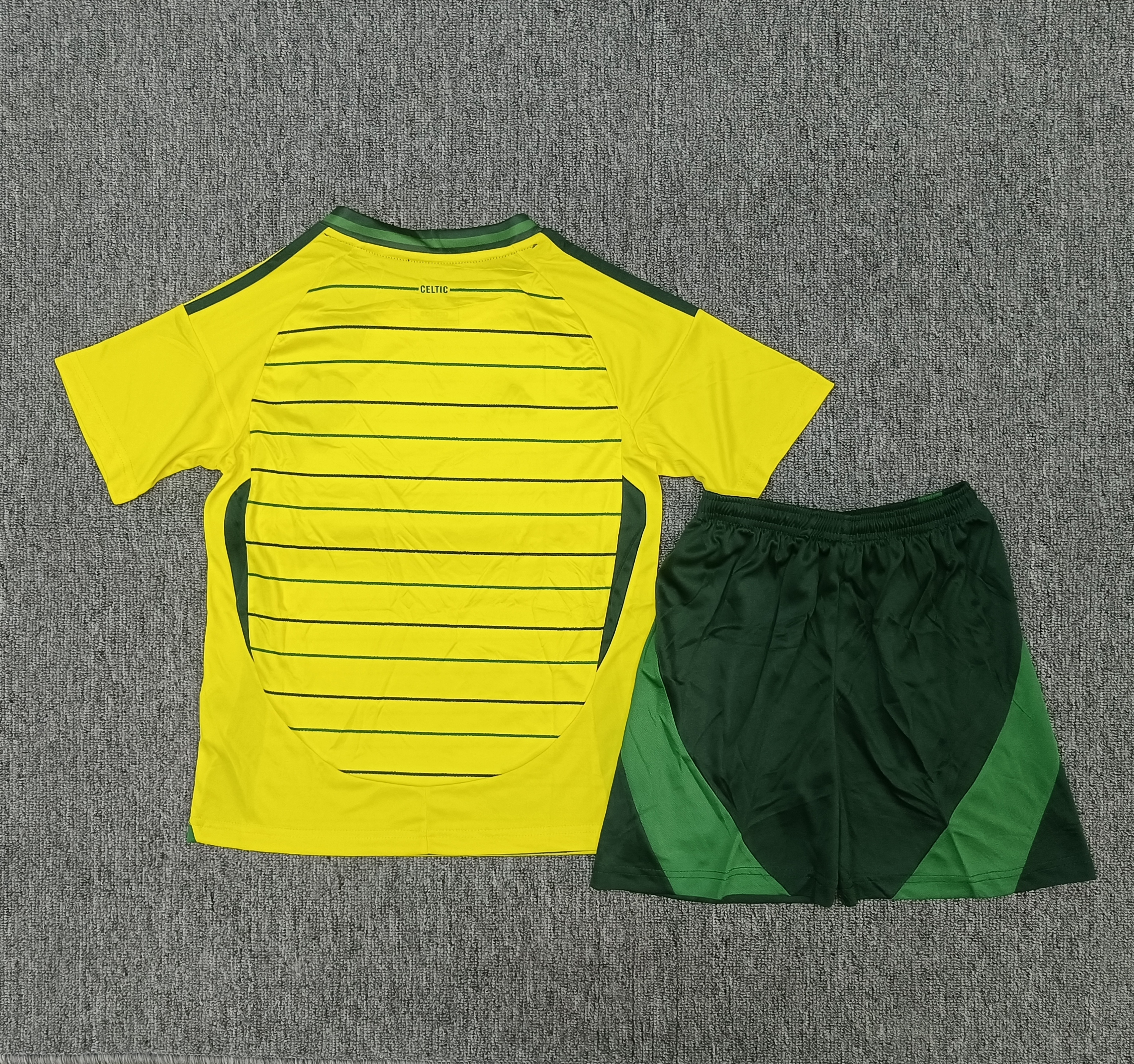 24-25凯尔特人客场儿童足球服套装