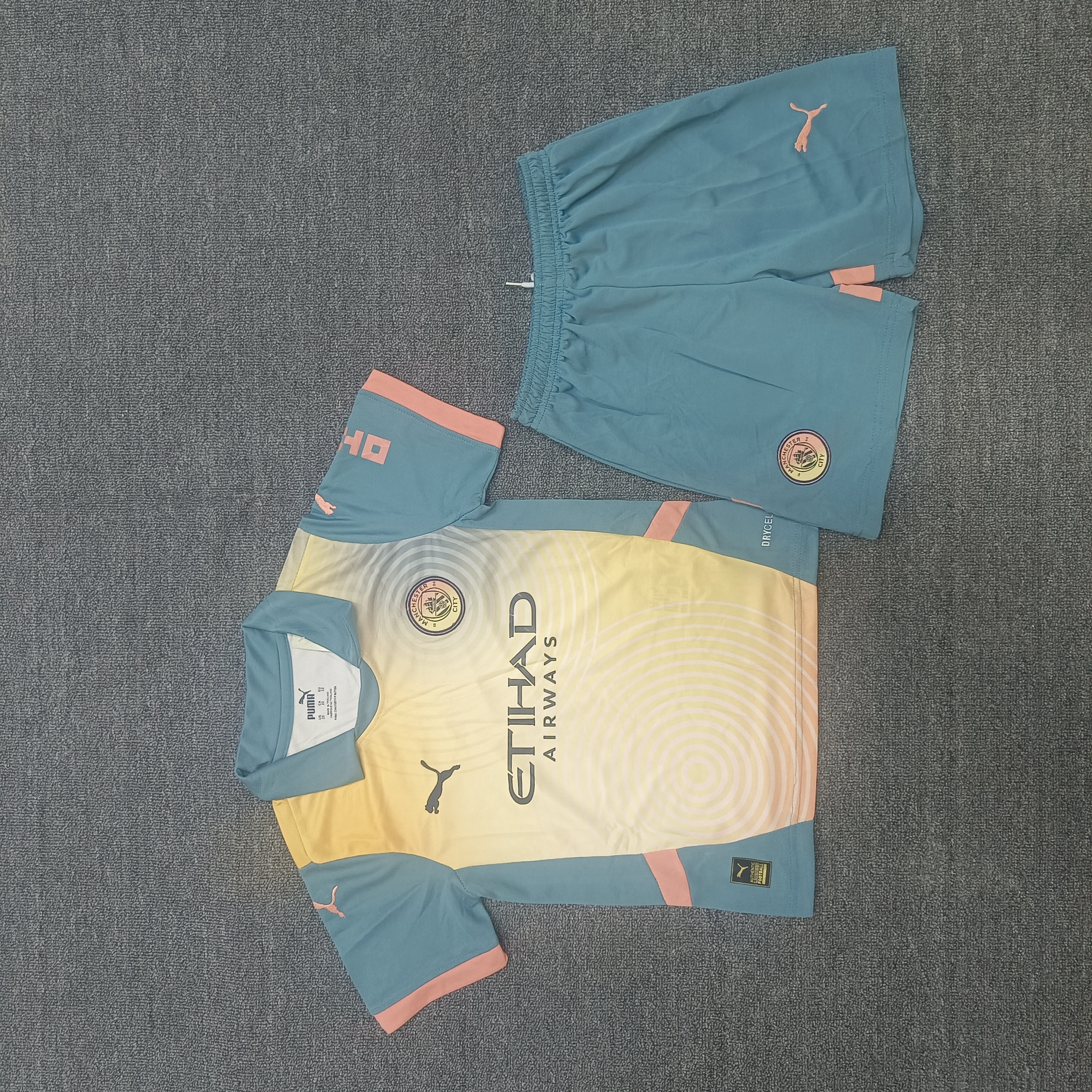 24-25 Manchester City three-away children's football uniform set
