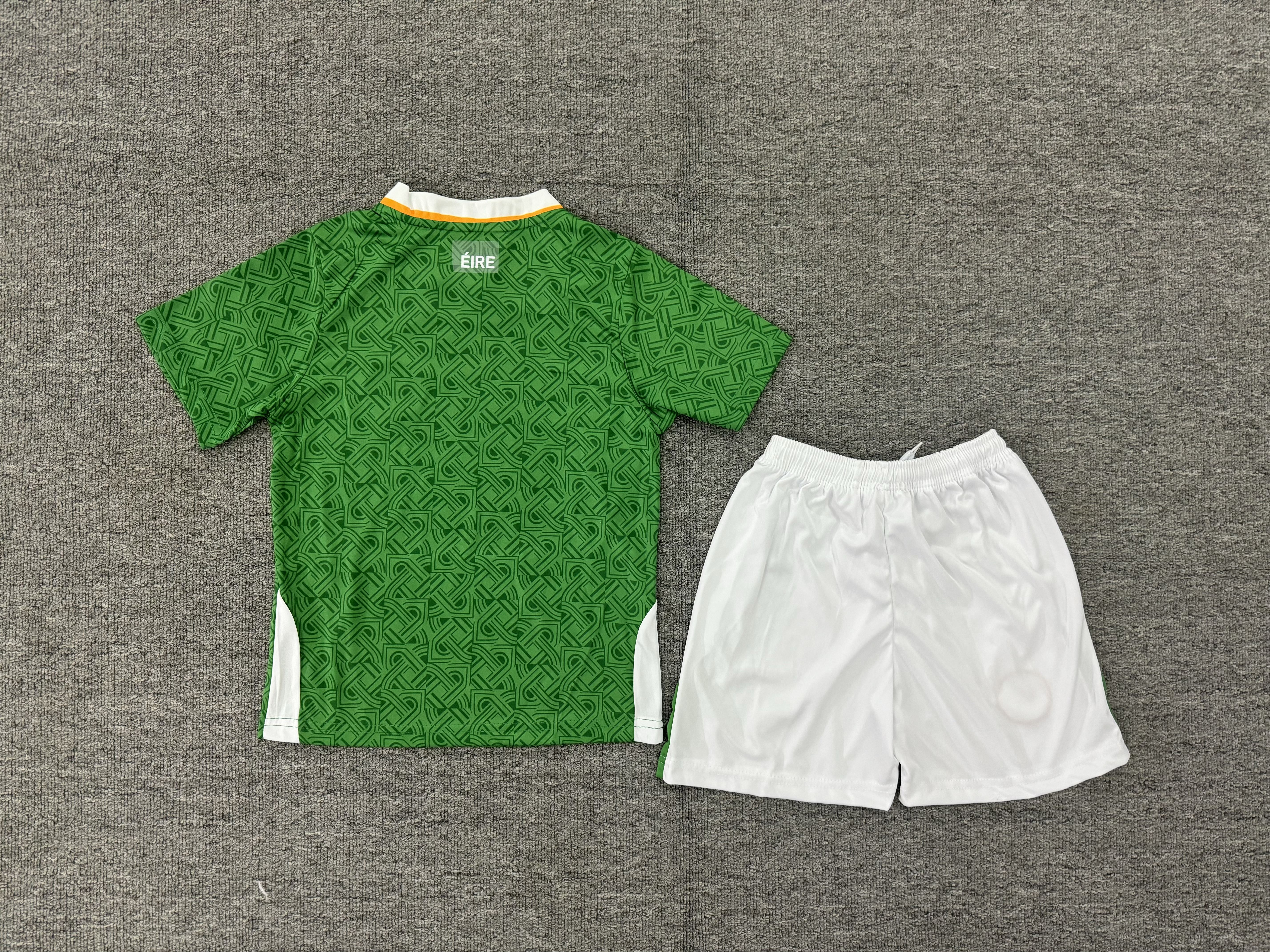 24-25 Ireland home children's football uniform set
