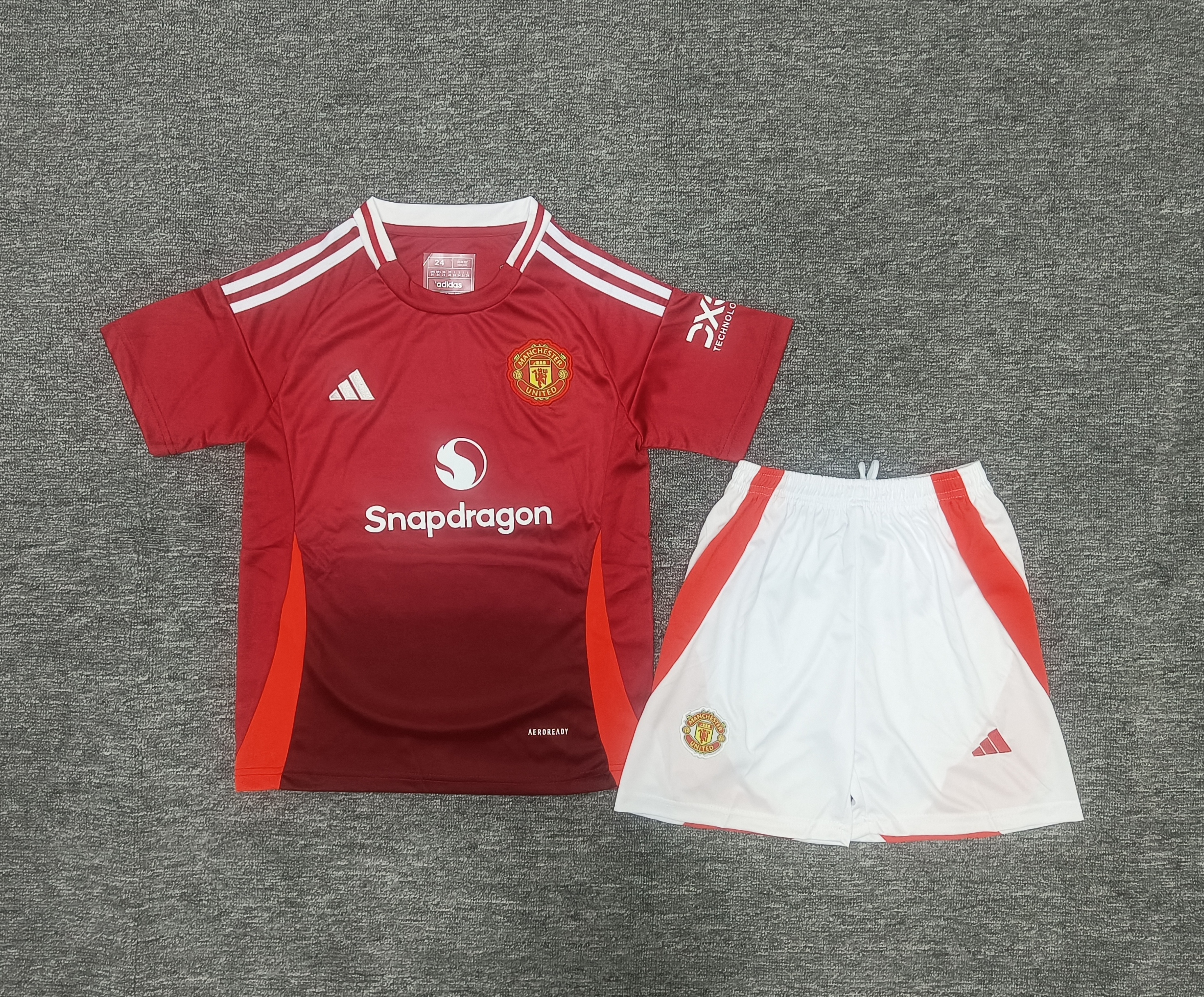 24-25 Manchester United home children's football uniform set