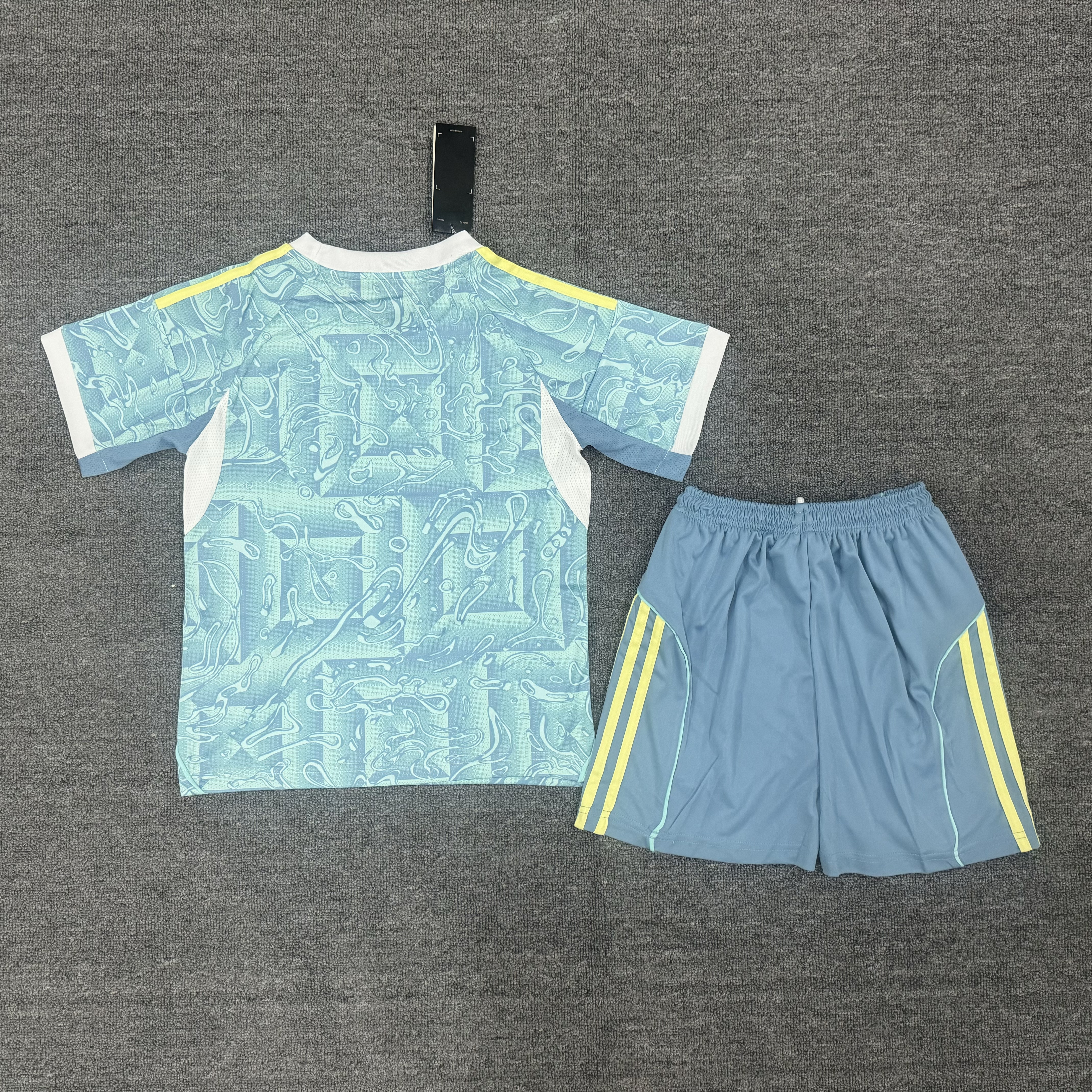 Juventus' away game 16-28 children's football uniform set