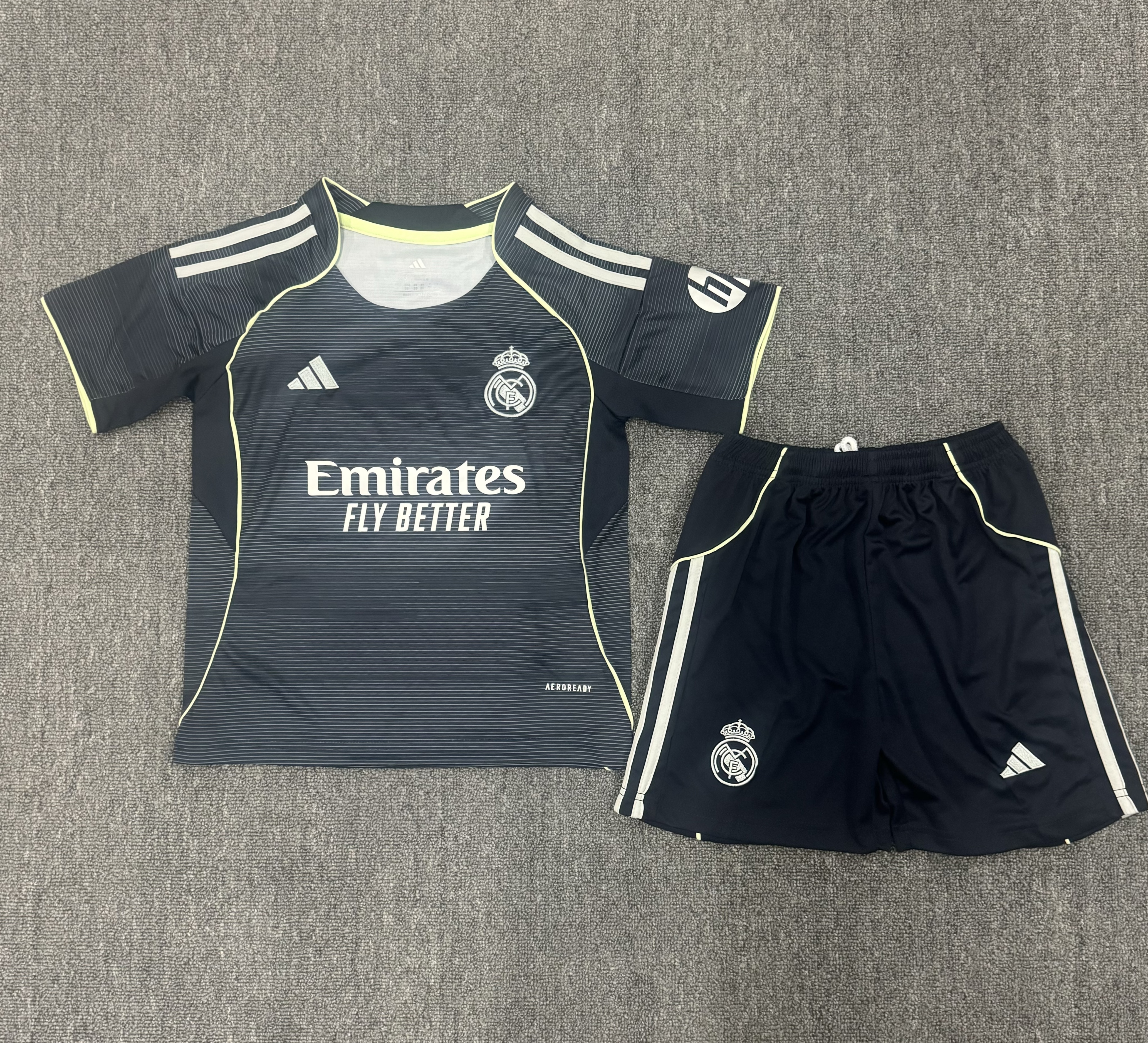 Real Madrid's away 16-28 yards children's football uniform set