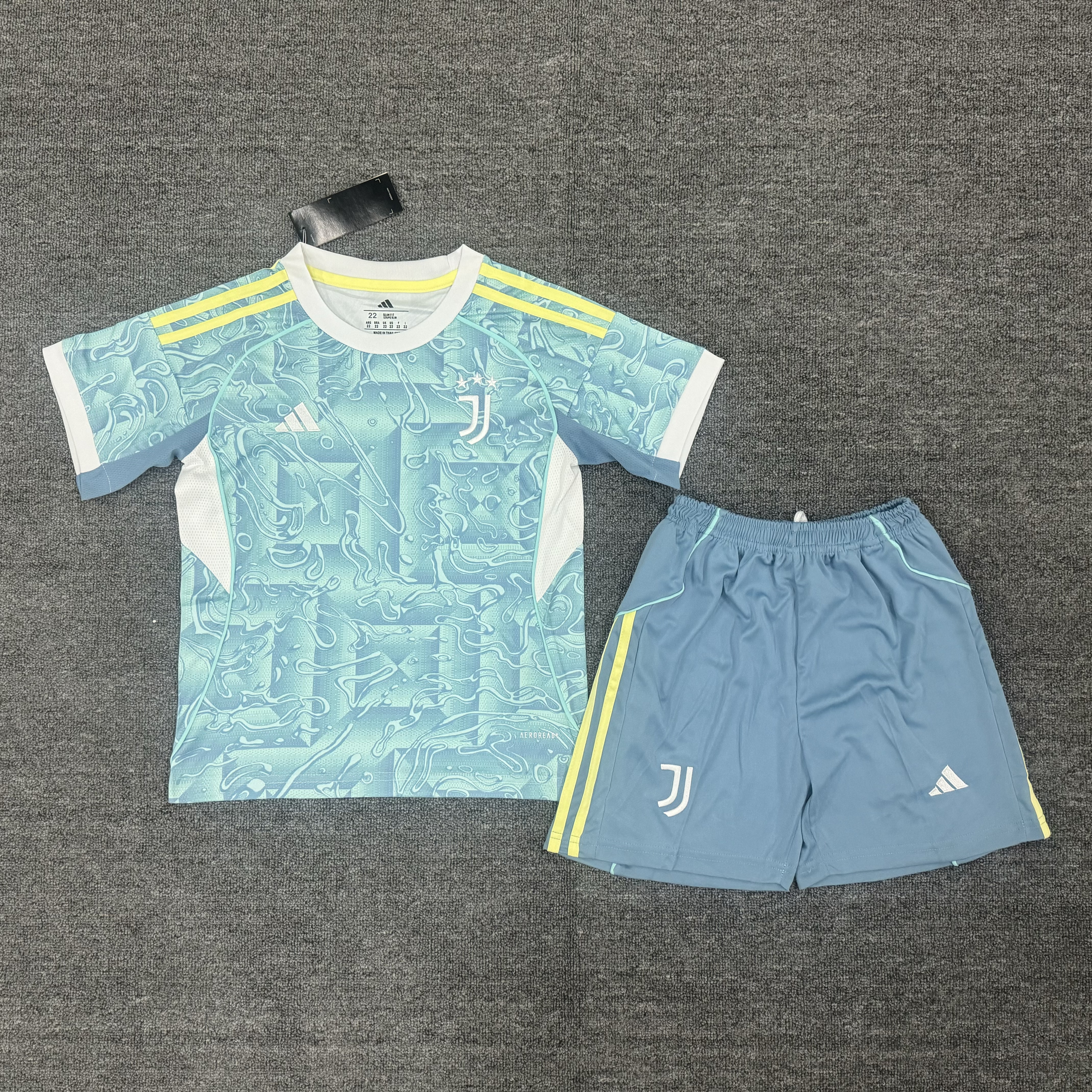Juventus' away game 16-28 children's football uniform set